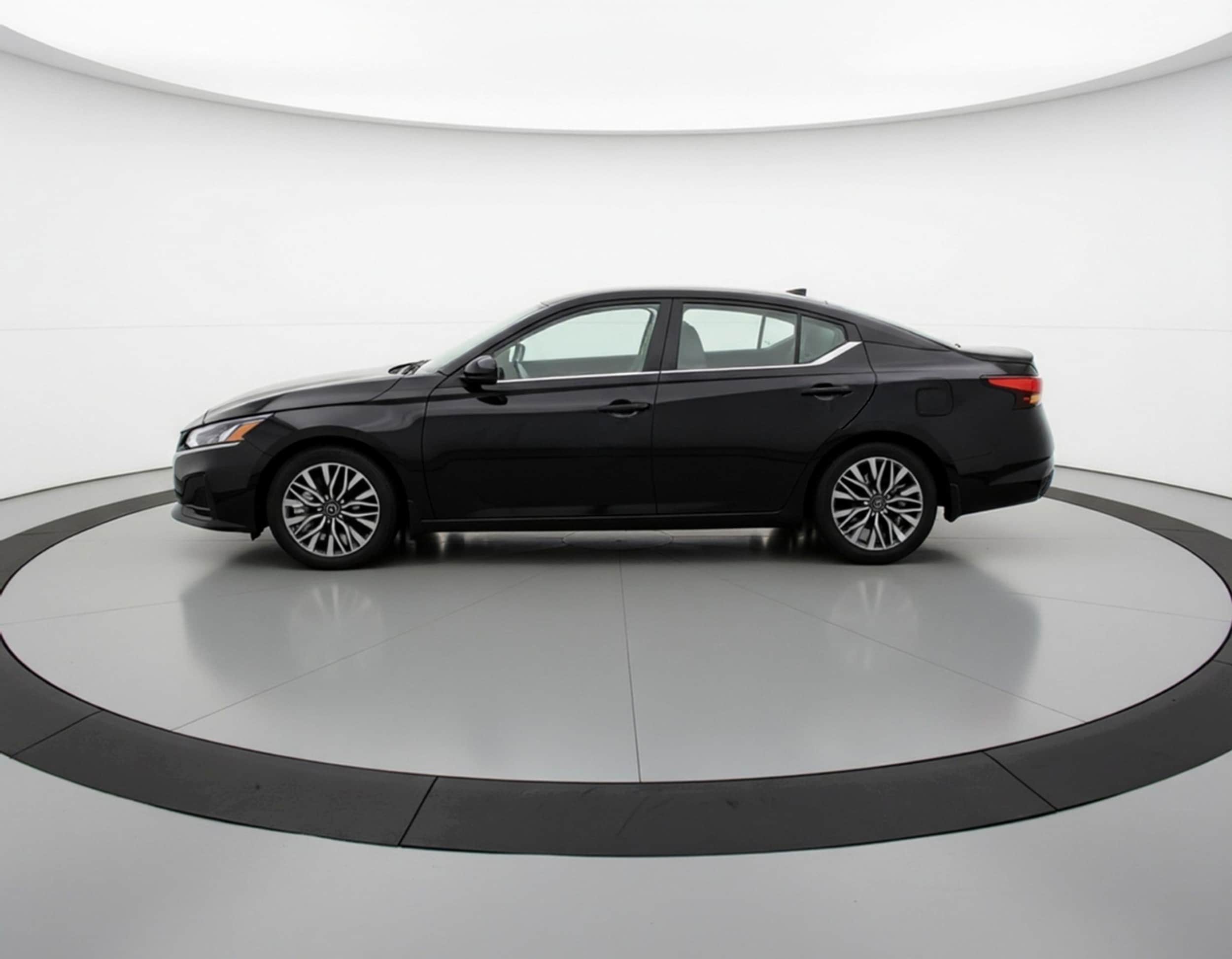 Thumbnail: 2025 Nissan Altima - 4