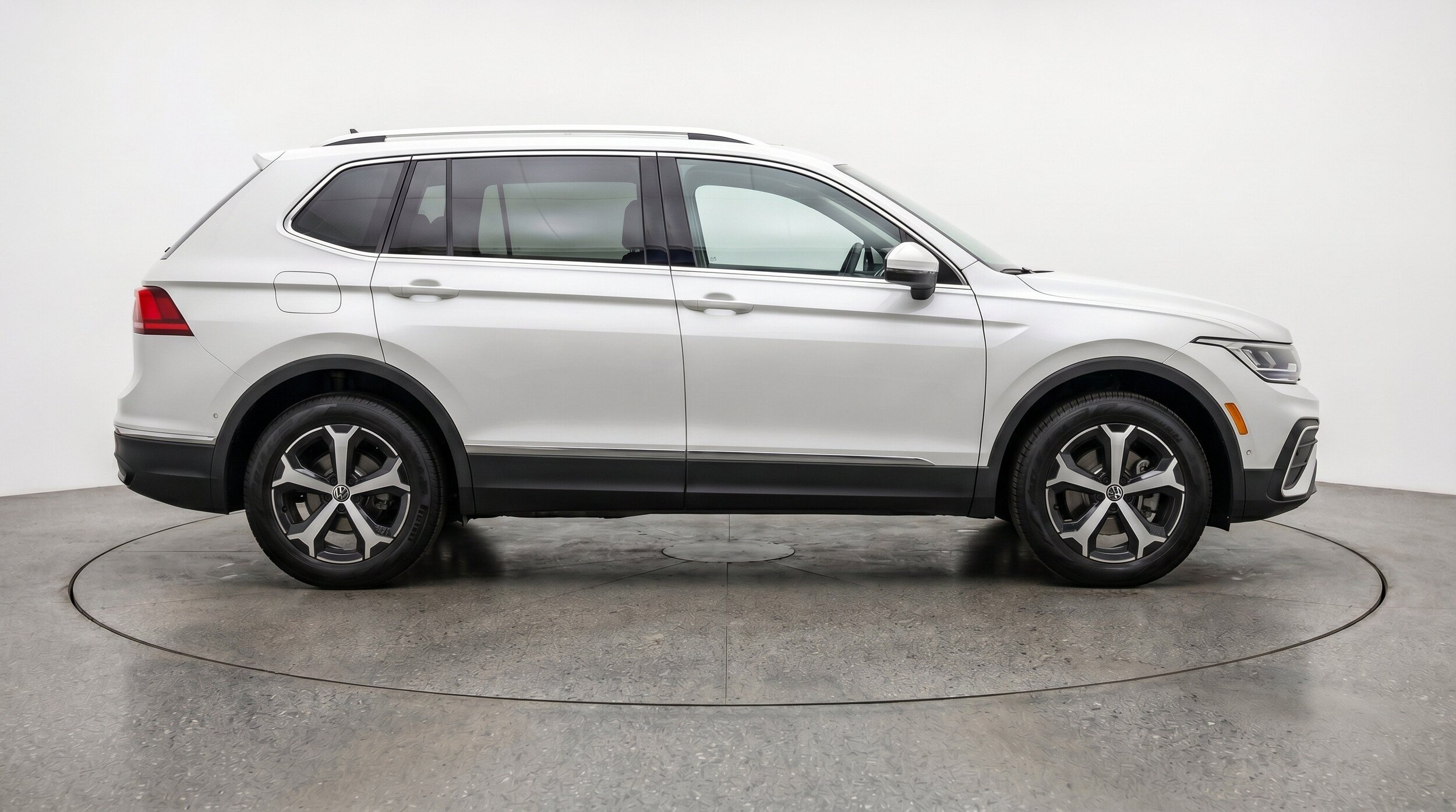 Thumbnail: 2026 Volkswagen Tiguan - 11