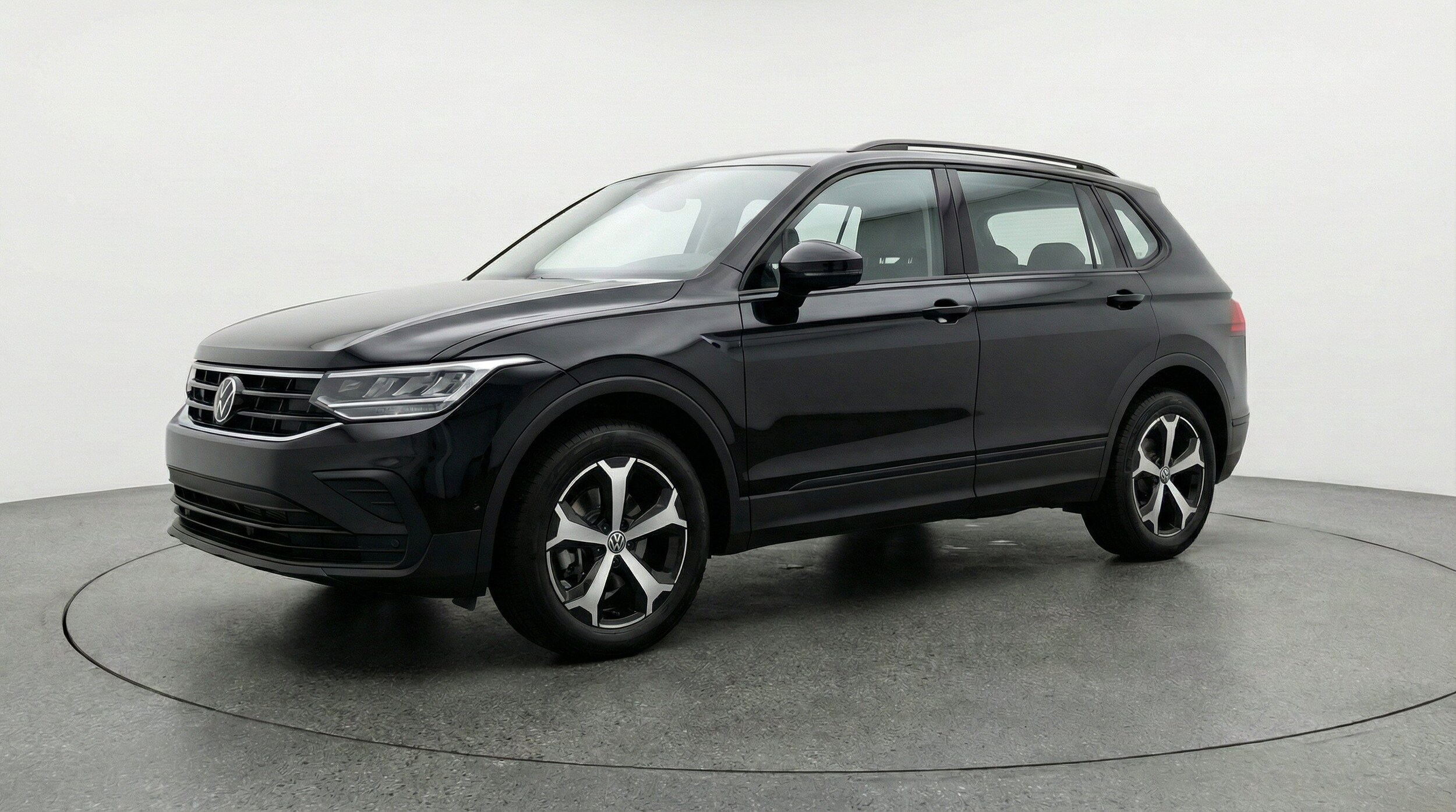 Thumbnail: 2026 Volkswagen Tiguan - 3