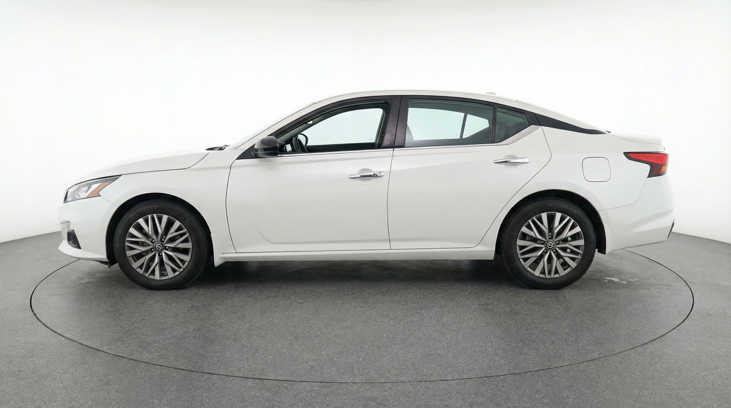 Thumbnail: 2025 Nissan Altima - 5