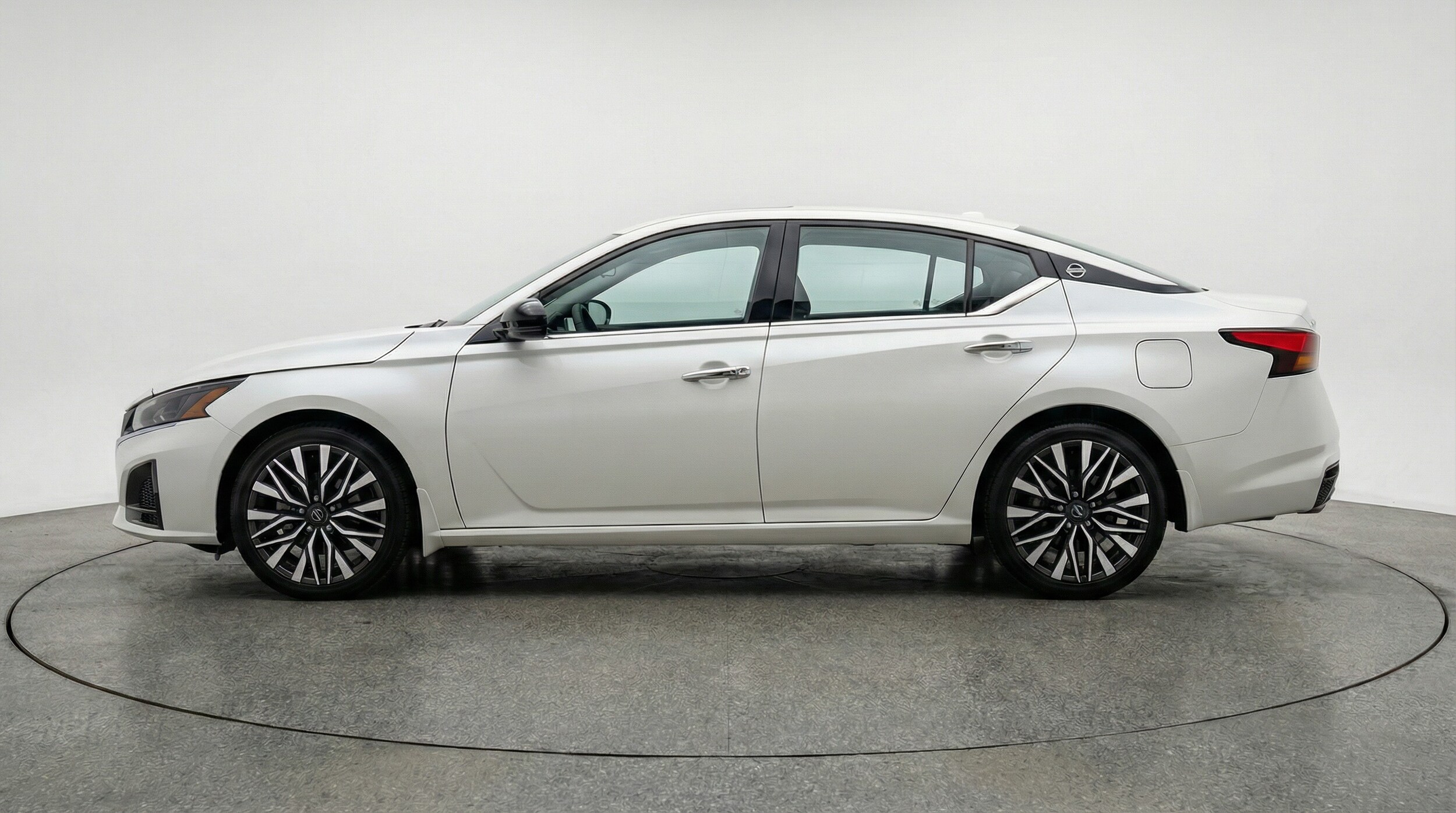 Thumbnail: 2025 Nissan Altima - 4