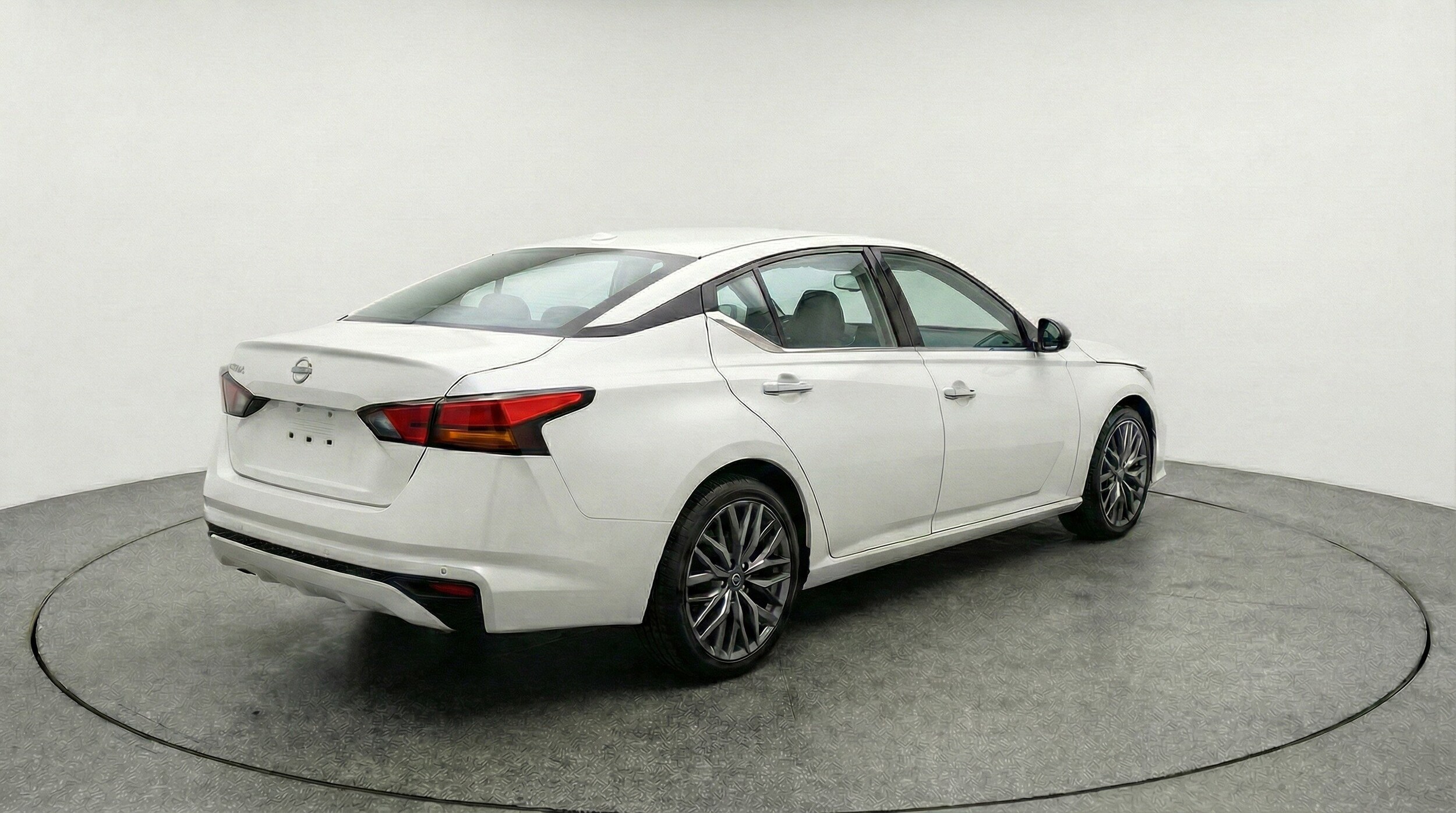 Thumbnail: 2025 Nissan Altima - 9