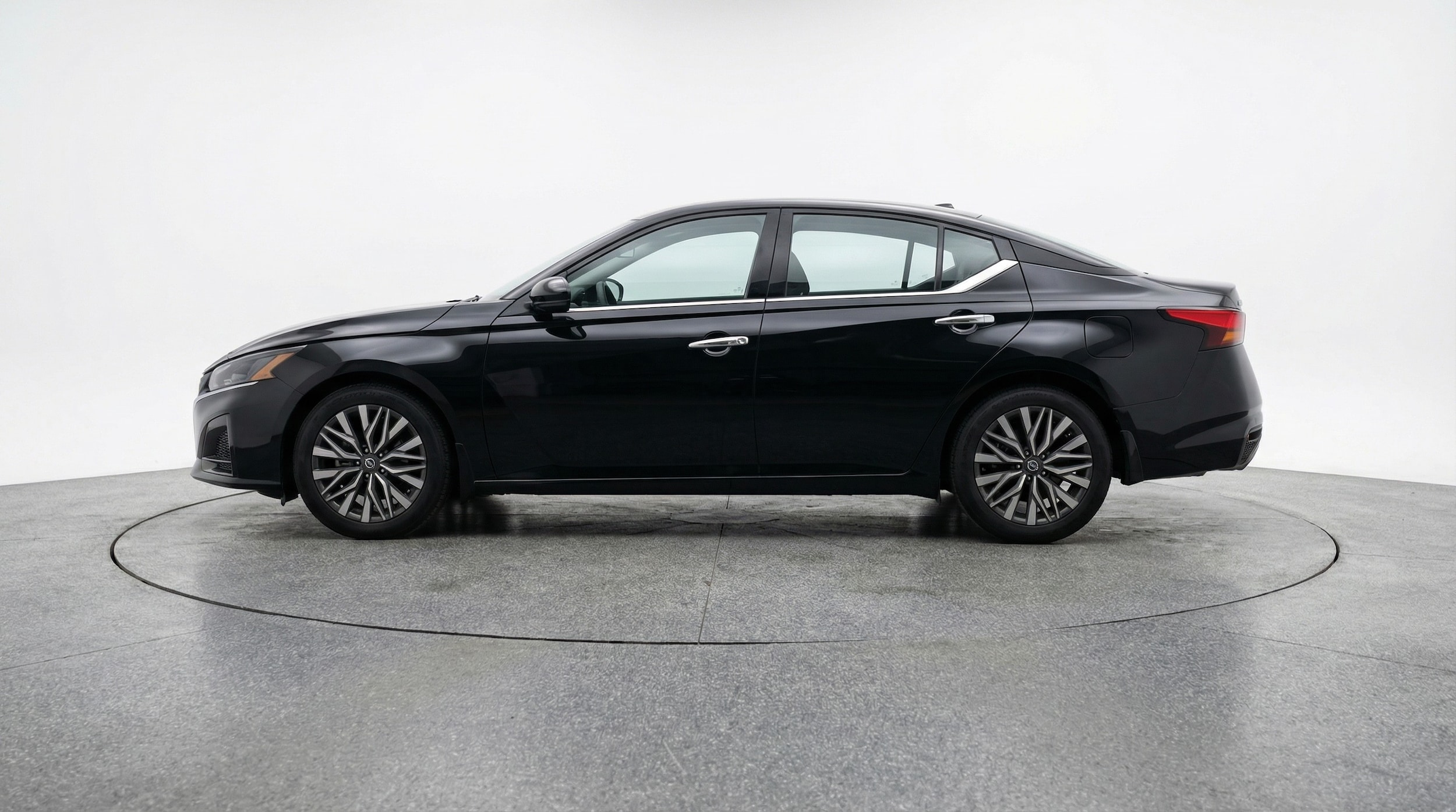 Thumbnail: 2025 Nissan Altima - 4