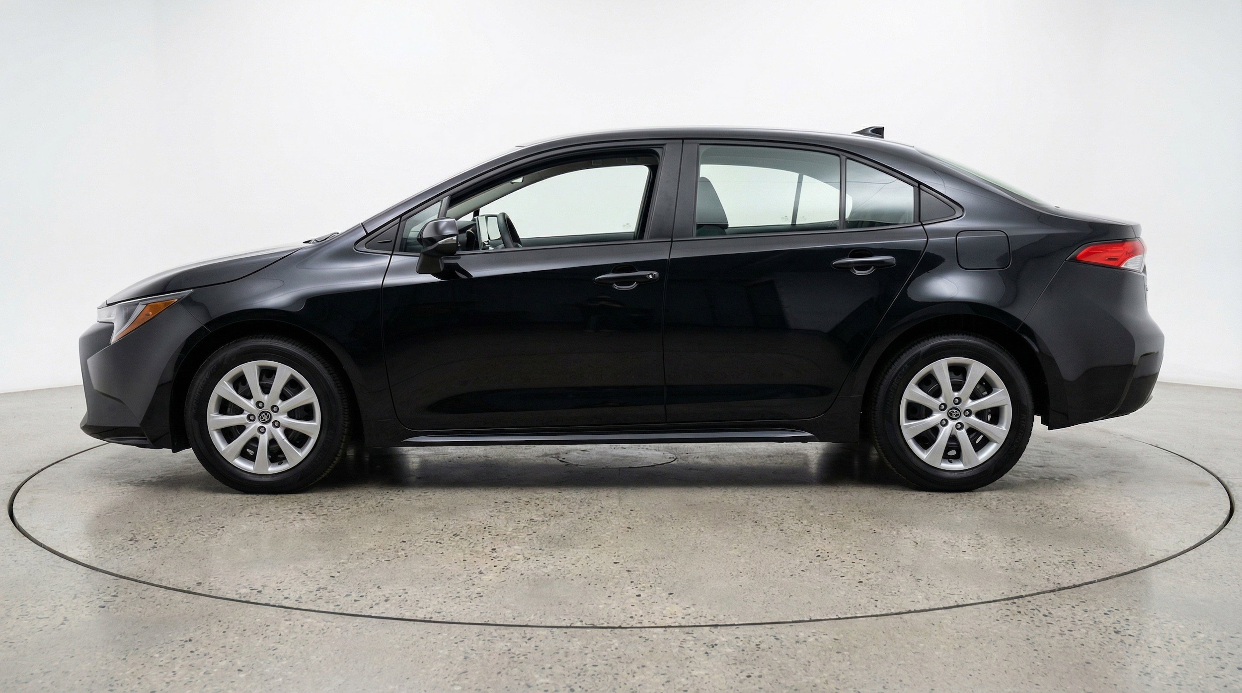 Thumbnail: 2025 Toyota Corolla - 5