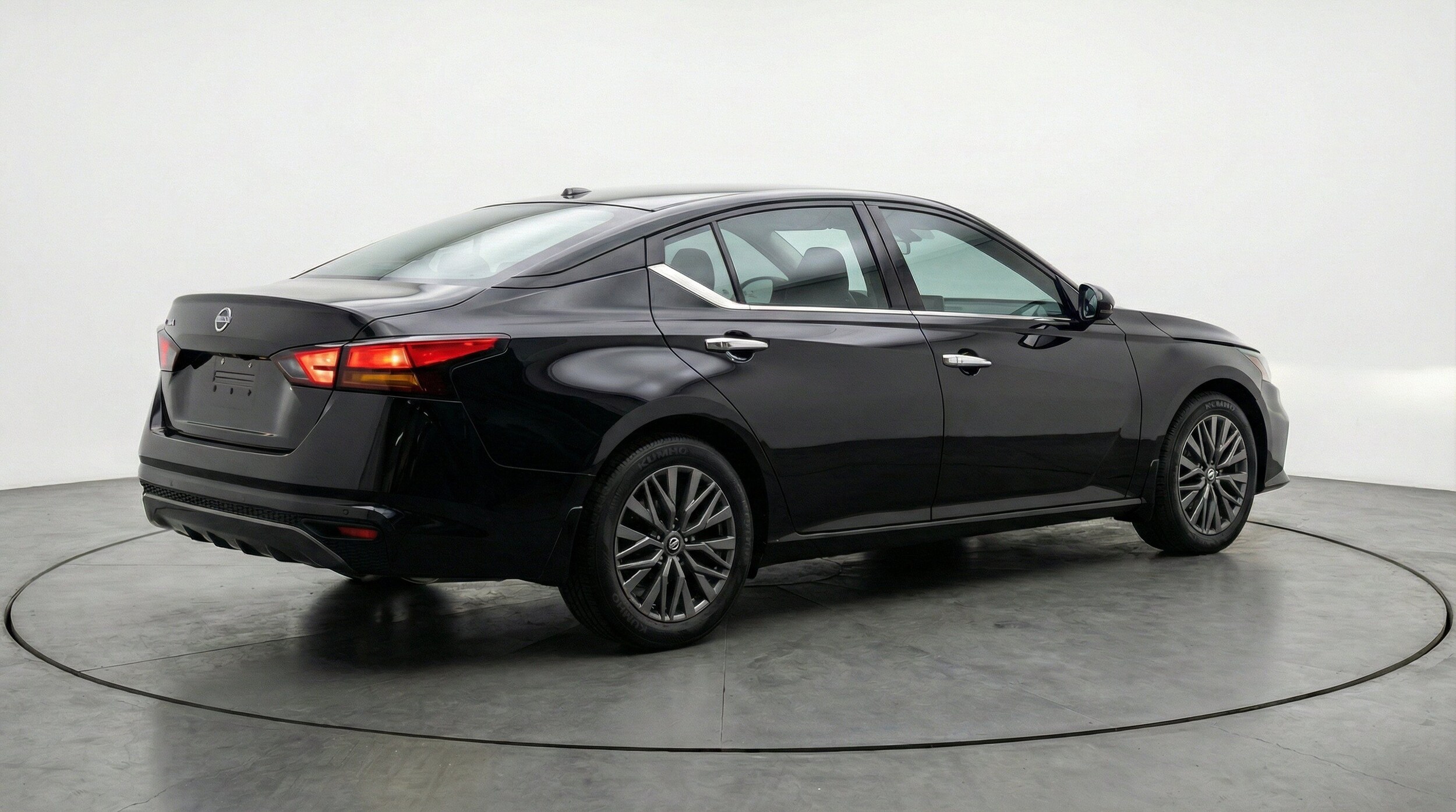 Thumbnail: 2025 Nissan Altima - 9