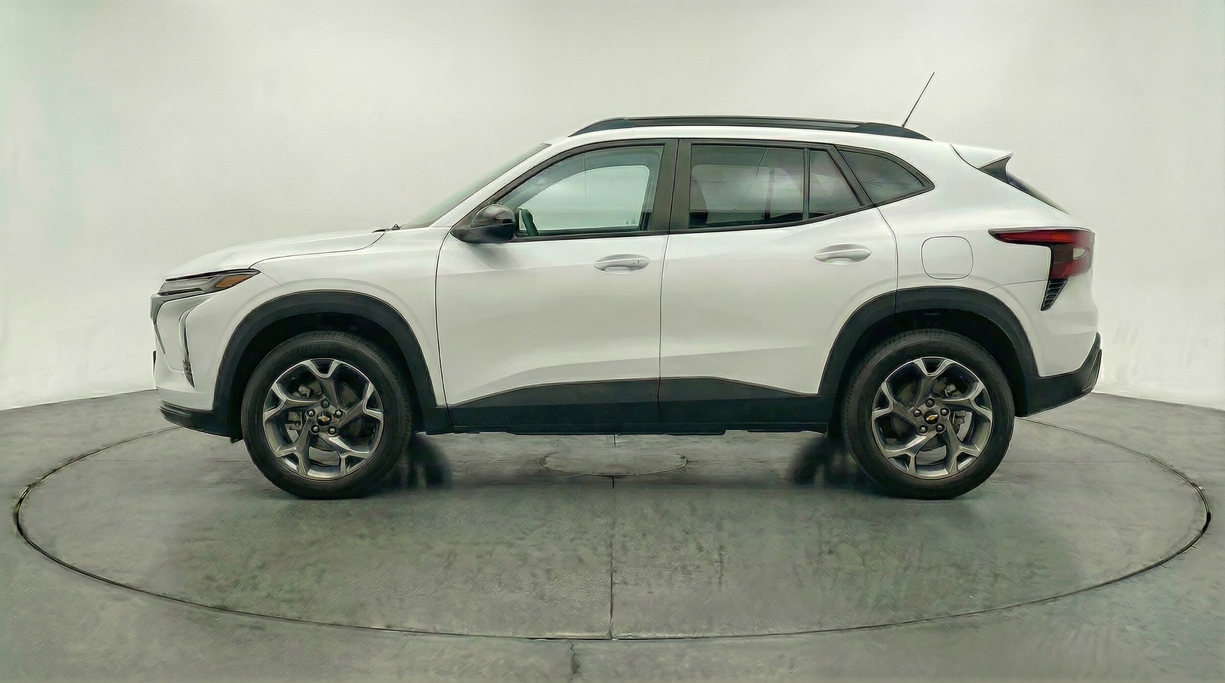 Thumbnail: 2025 Chevrolet Trax - 4