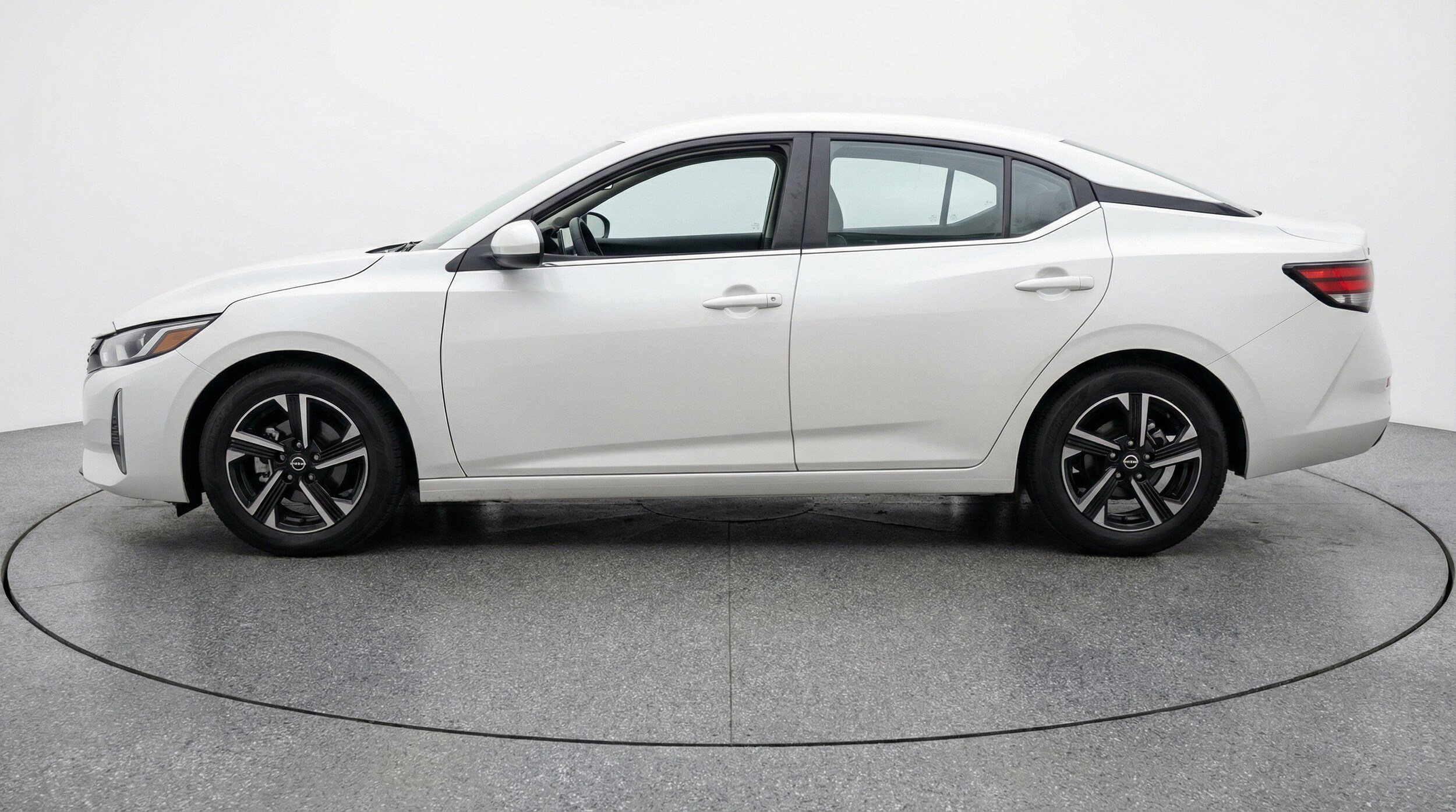 Thumbnail: 2025 Nissan Sentra - 5