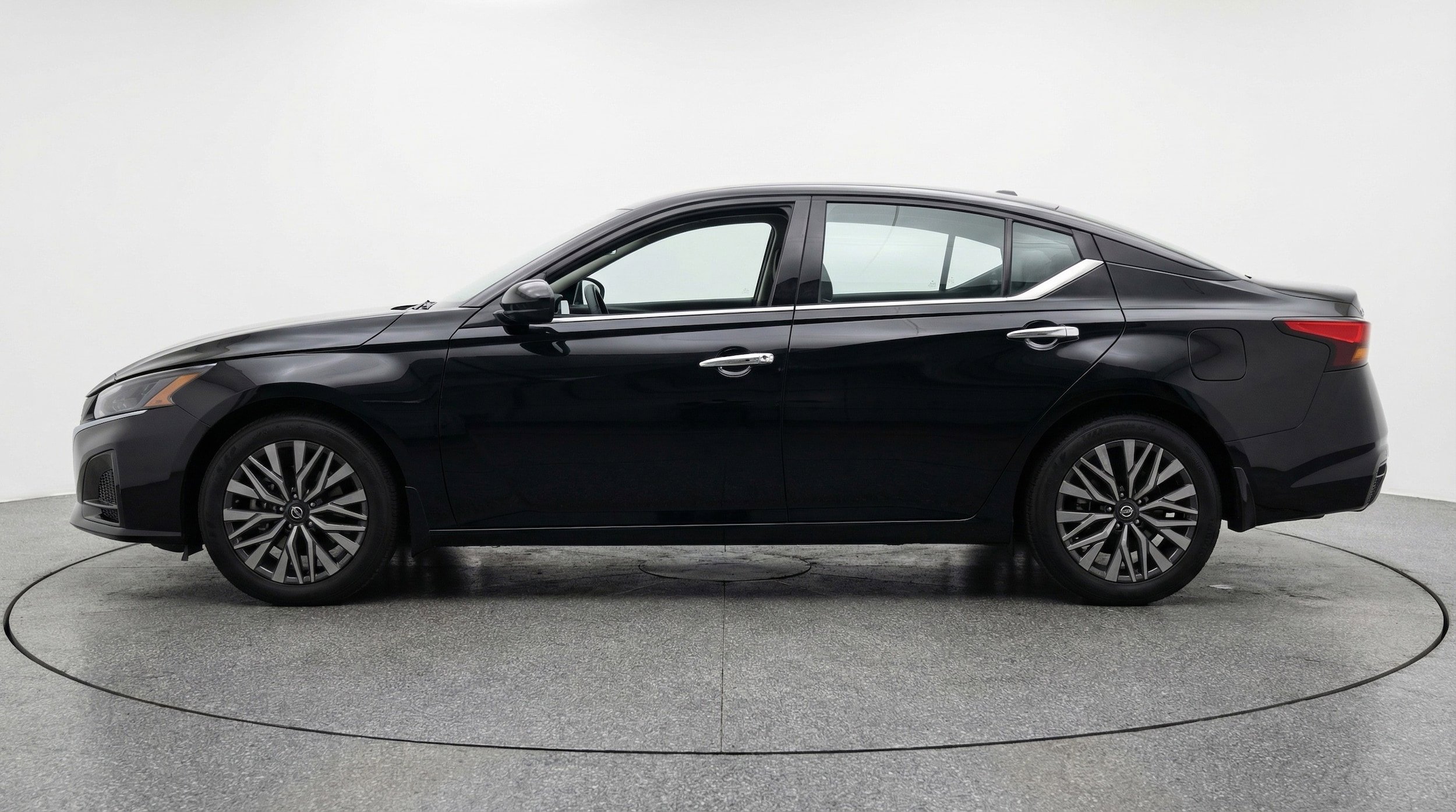 Thumbnail: 2025 Nissan Altima - 4