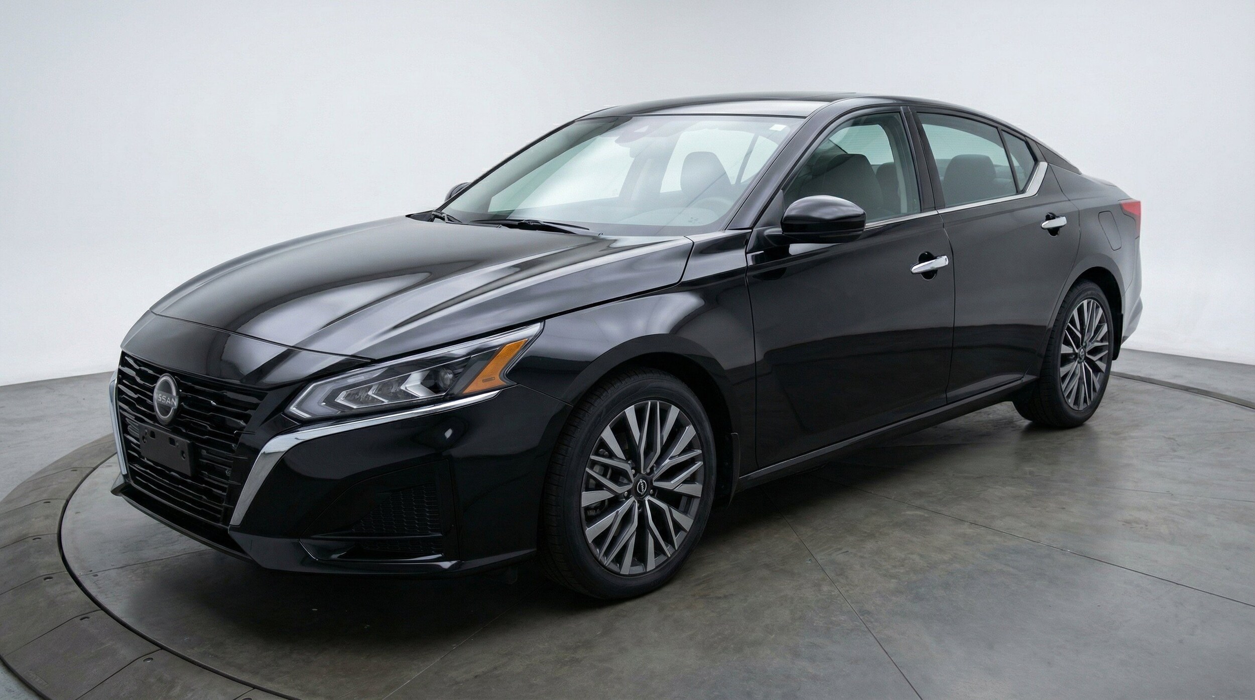 Thumbnail: 2025 Nissan Altima - 3