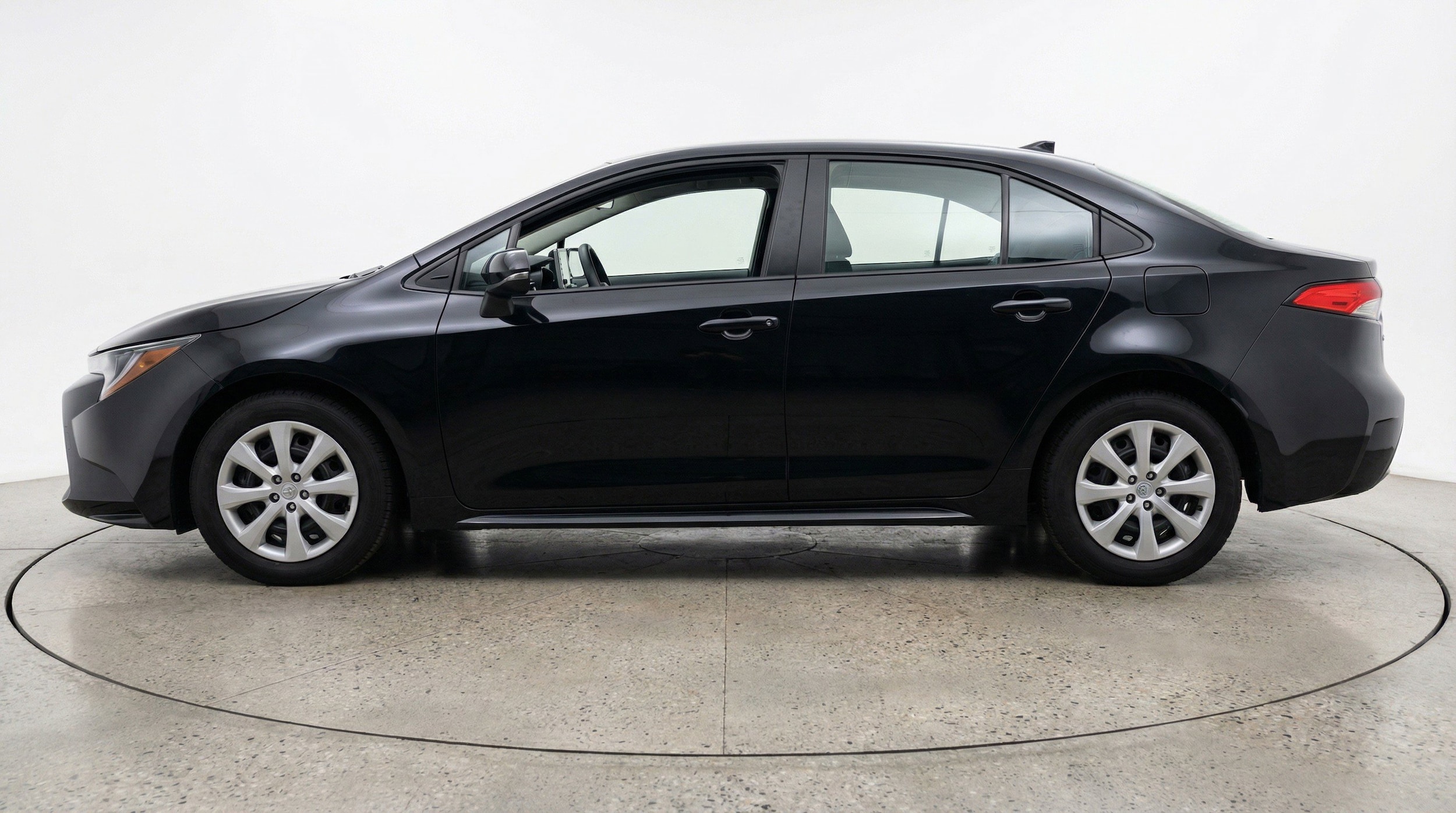 Thumbnail: 2025 Toyota Corolla - 5