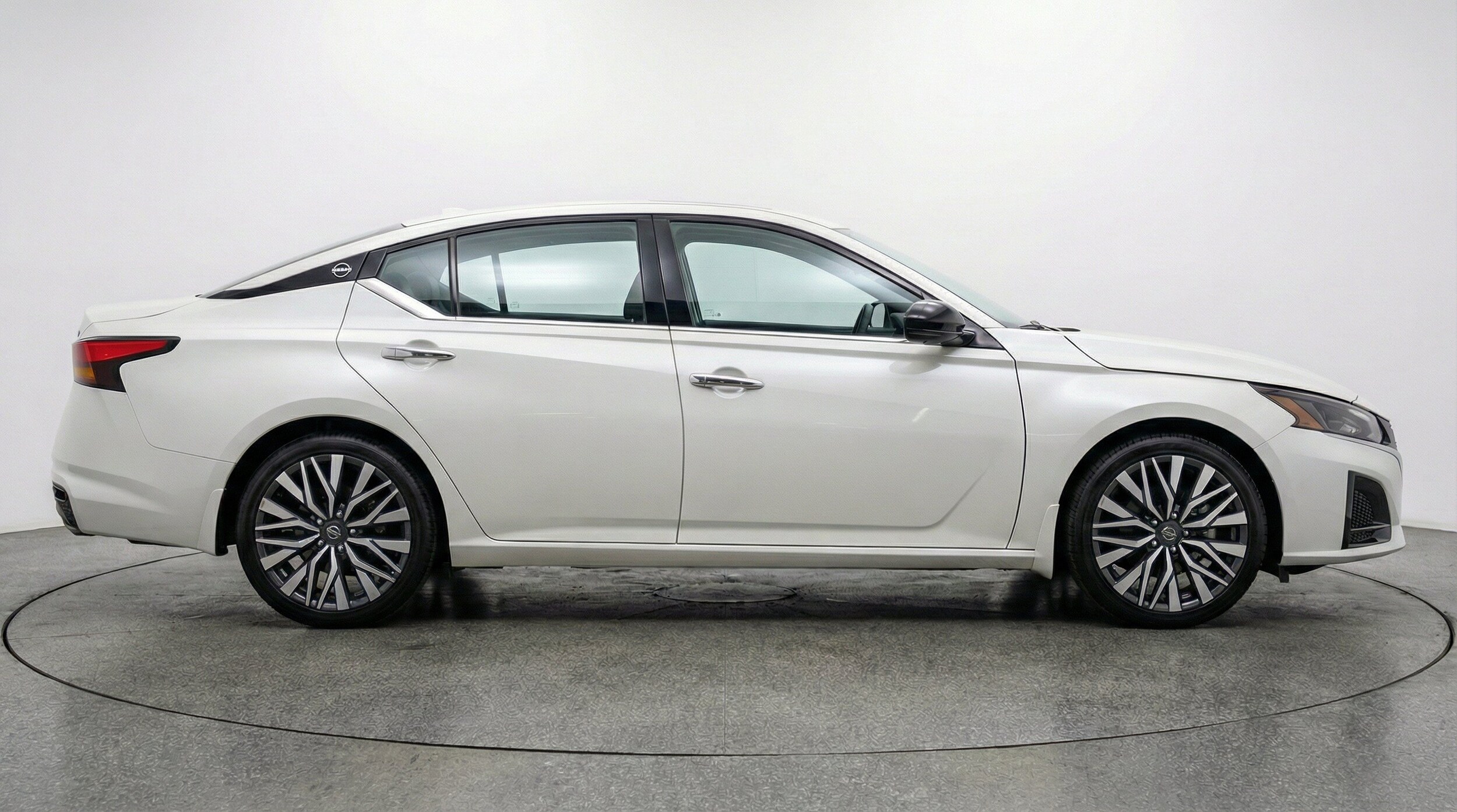 Thumbnail: 2025 Nissan Altima - 11