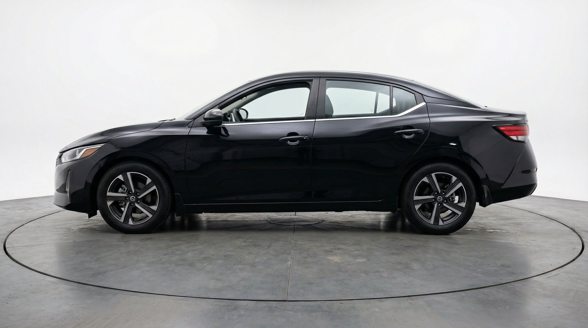 Thumbnail: 2025 Nissan Sentra - 5