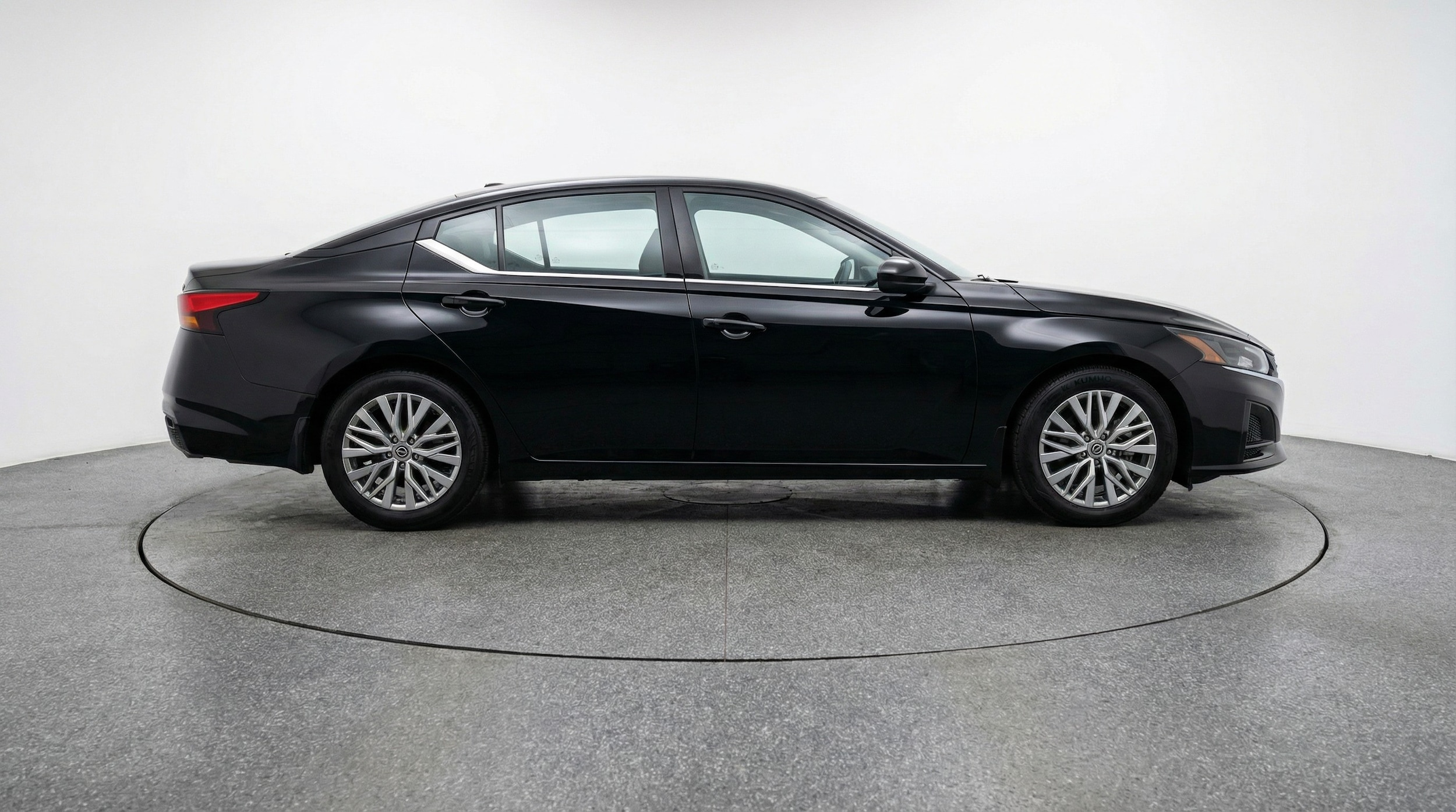 Thumbnail: 2025 Nissan Altima - 8