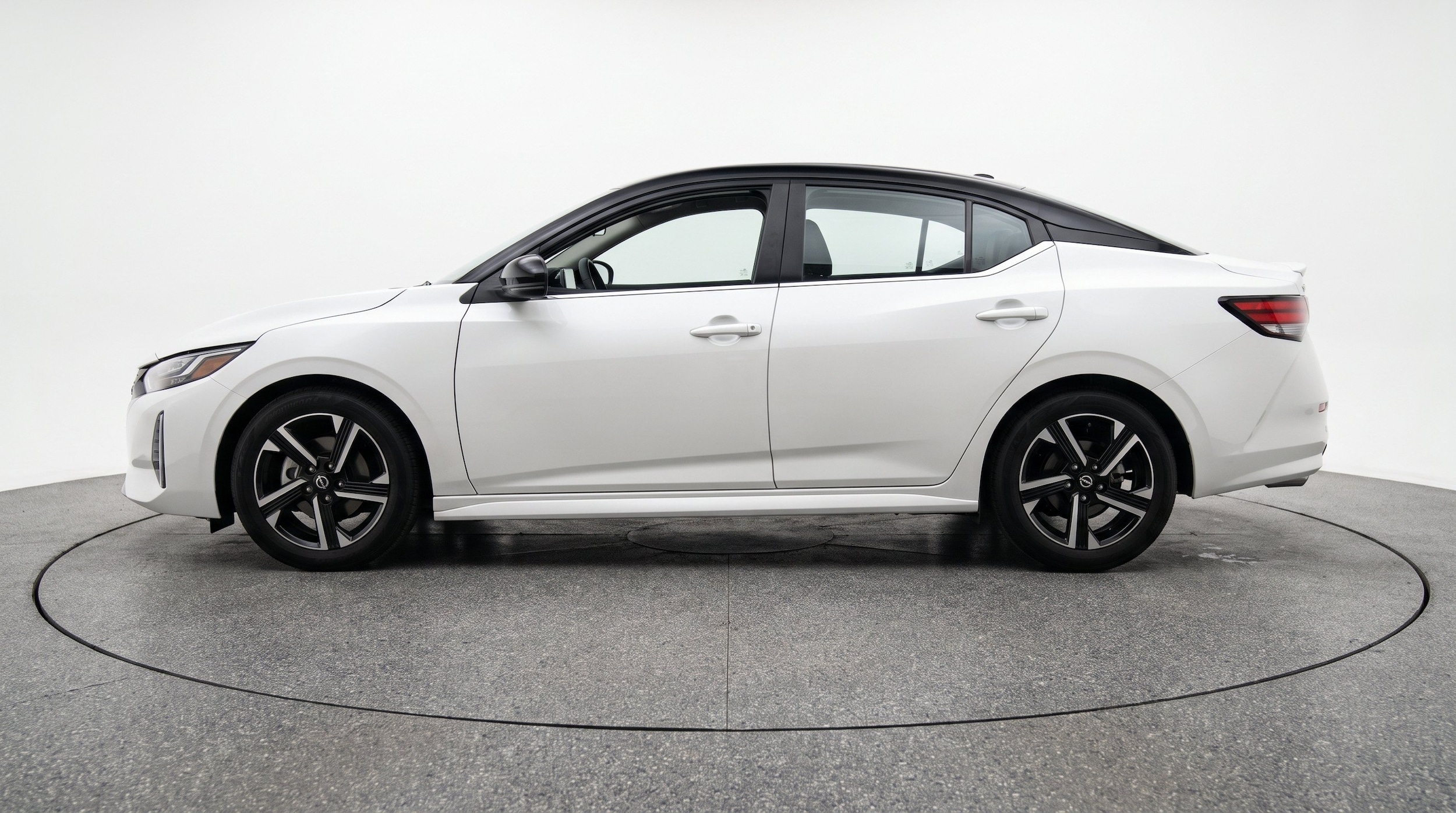 Thumbnail: 2025 Nissan Sentra - 5