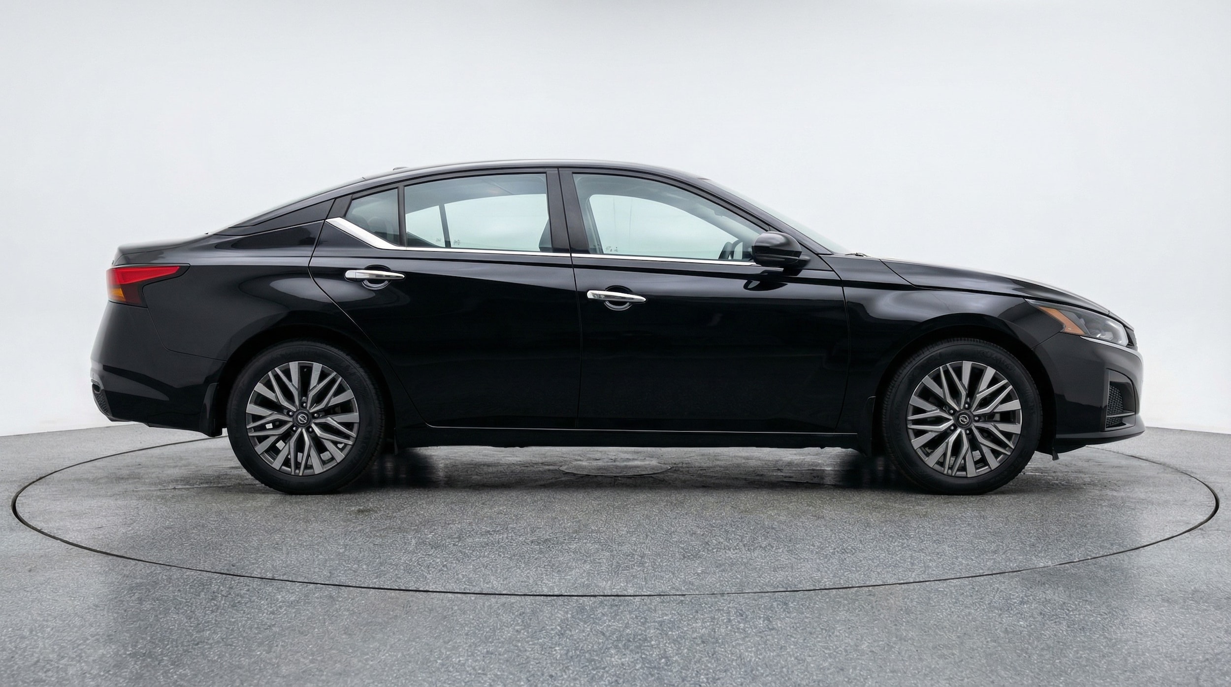Thumbnail: 2025 Nissan Altima - 8