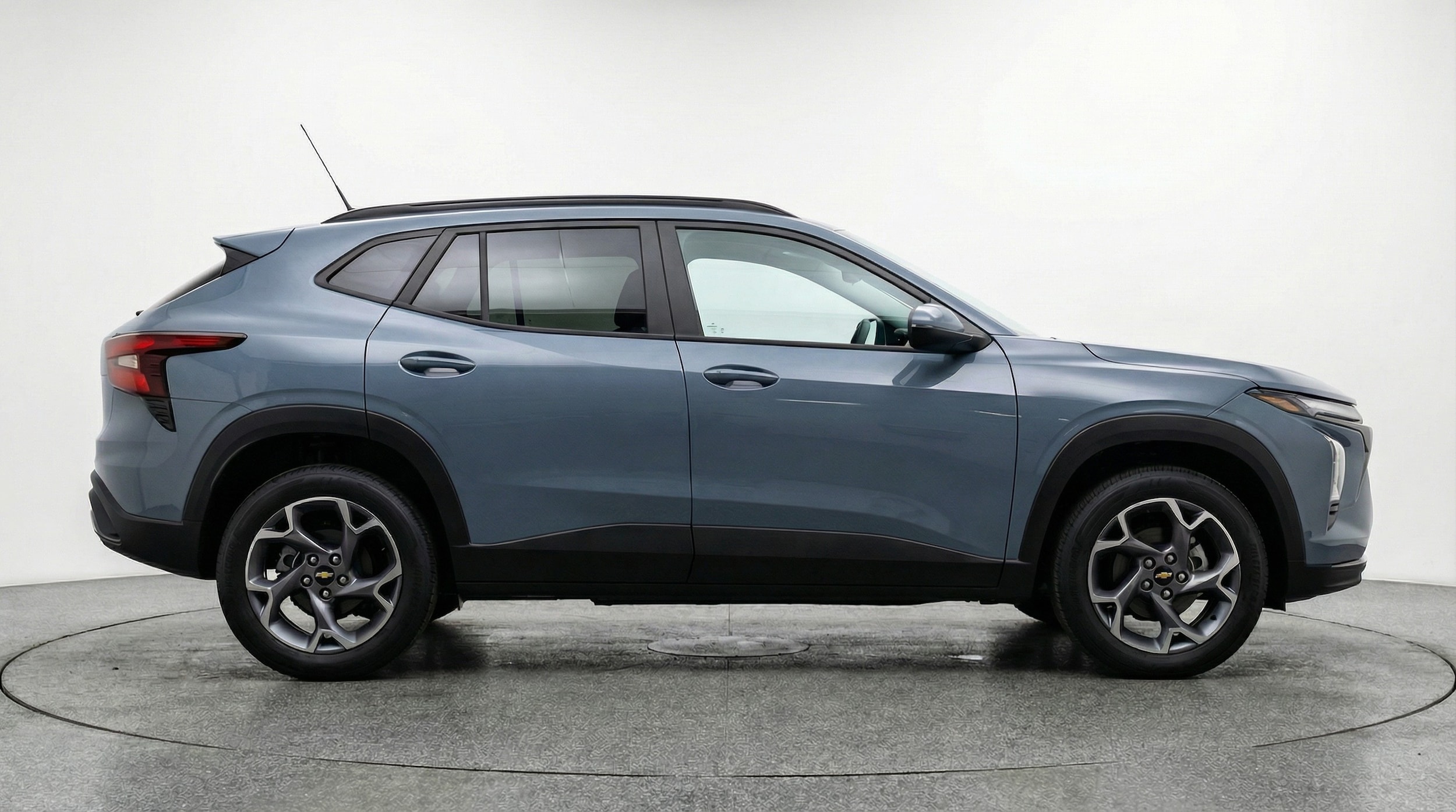 Thumbnail: 2025 Chevrolet Trax - 8