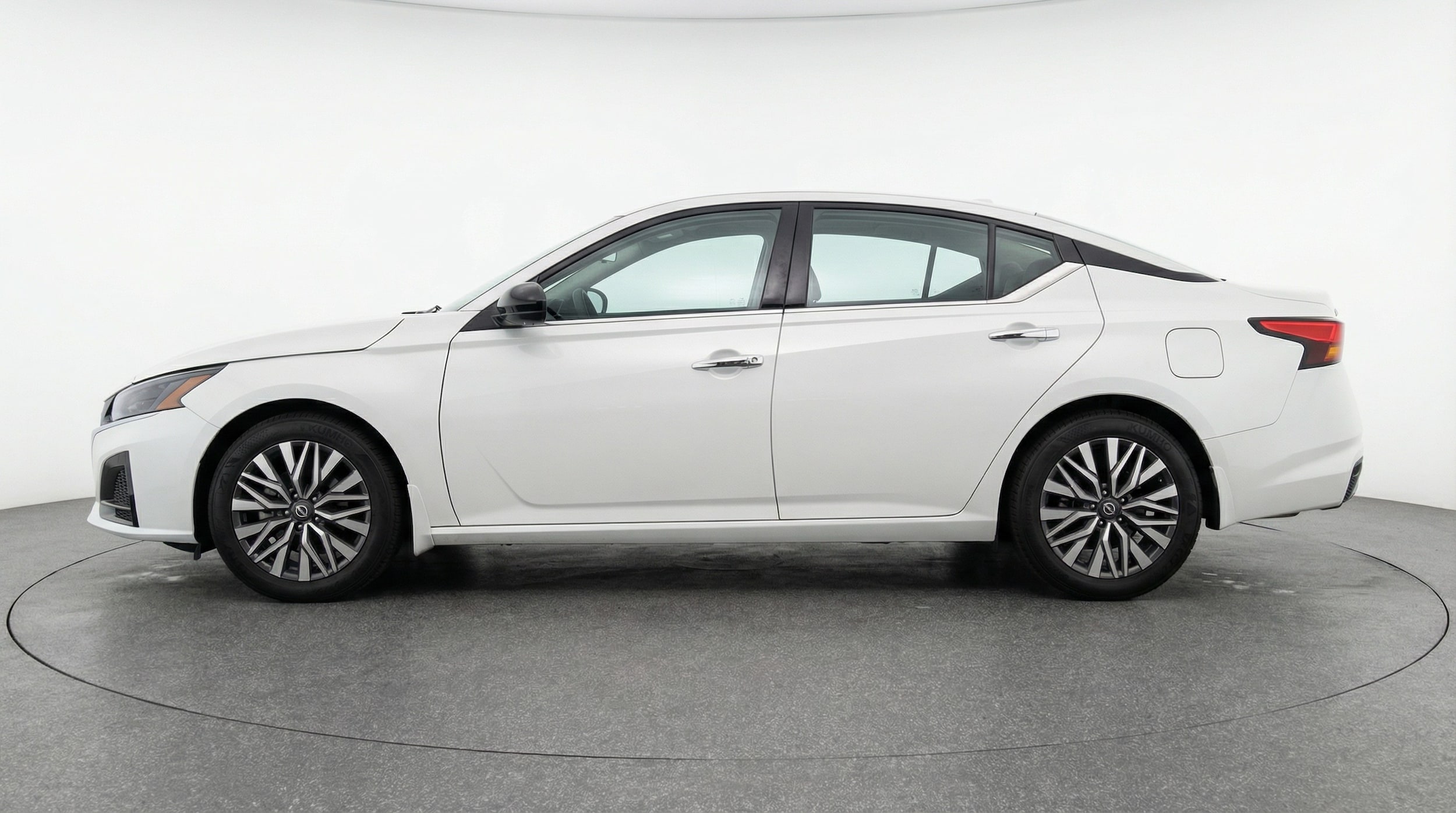 Thumbnail: 2025 Nissan Altima - 4