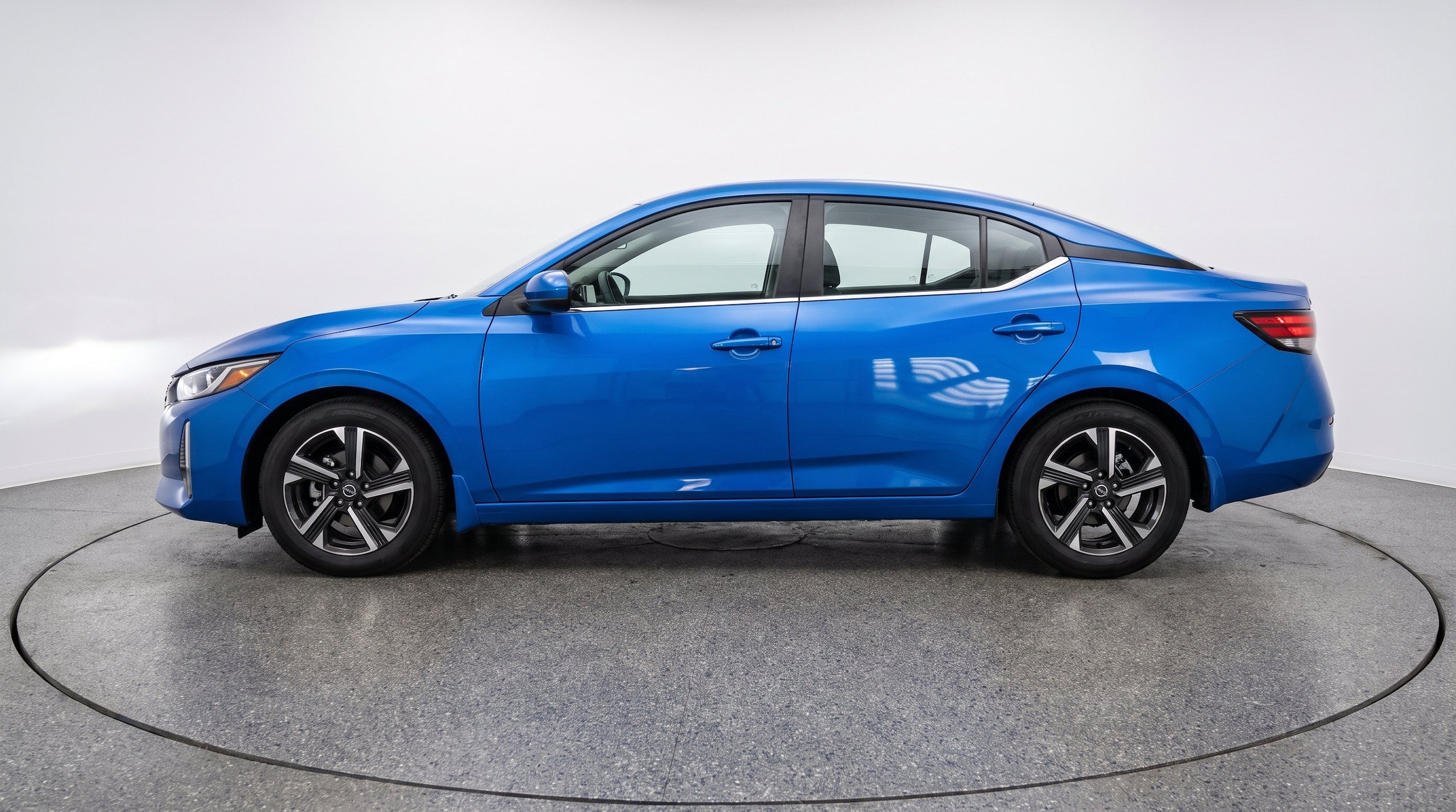Thumbnail: 2025 Nissan Sentra - 5