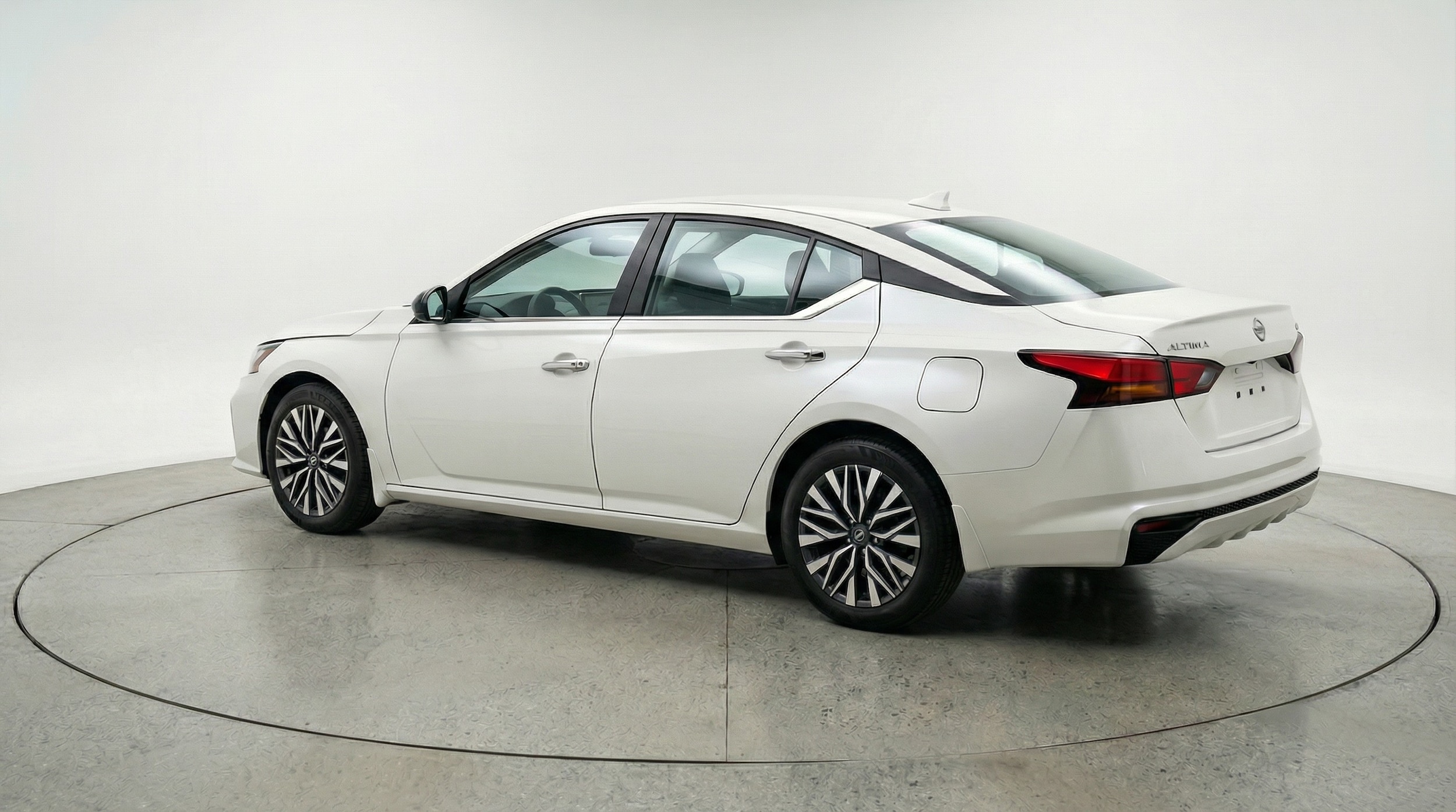 Thumbnail: 2025 Nissan Altima - 5