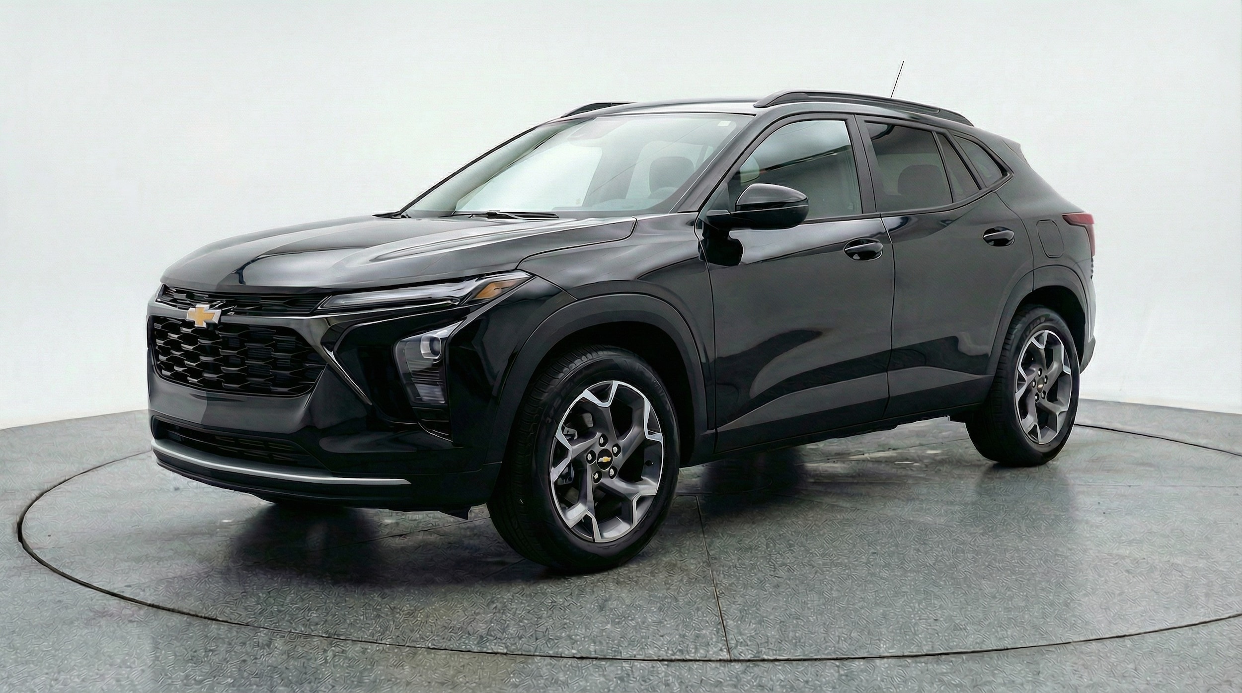 Thumbnail: 2025 Chevrolet Trax - 3