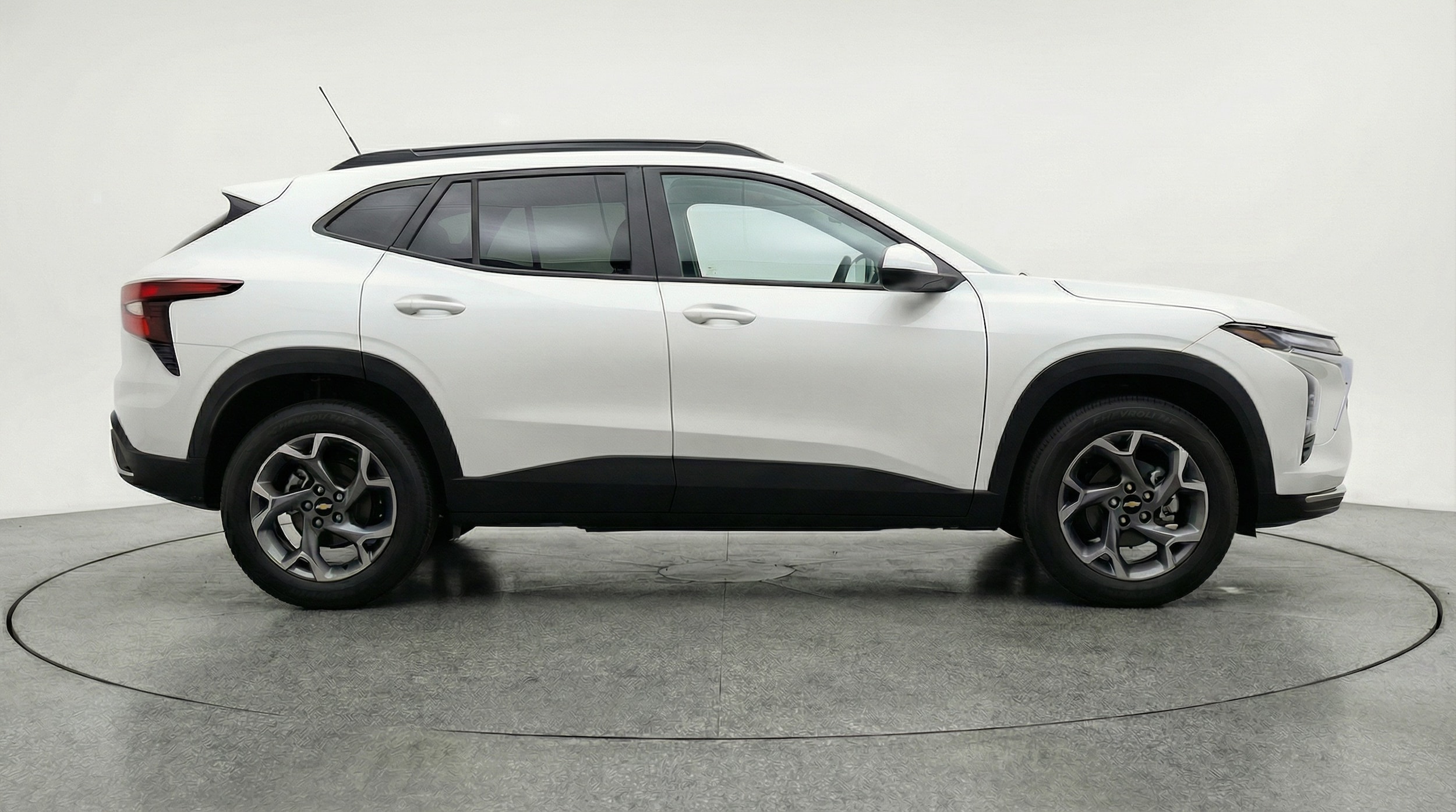 Thumbnail: 2025 Chevrolet Trax - 8