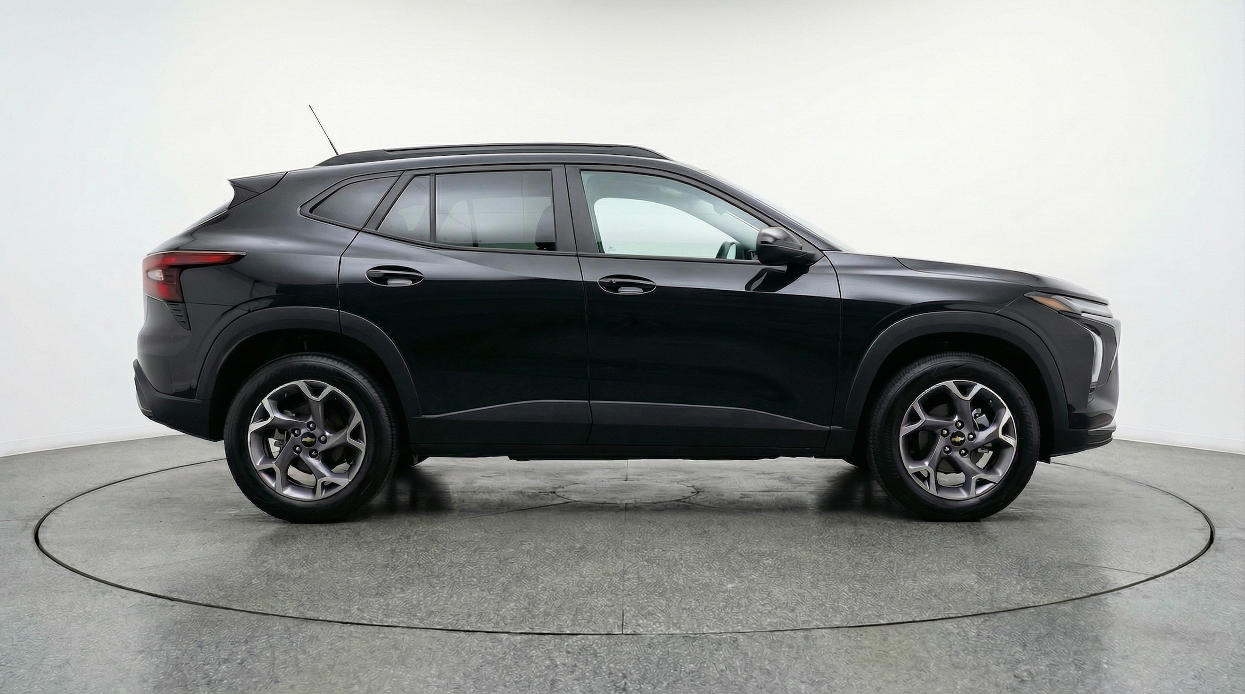 Thumbnail: 2025 Chevrolet Trax - 8