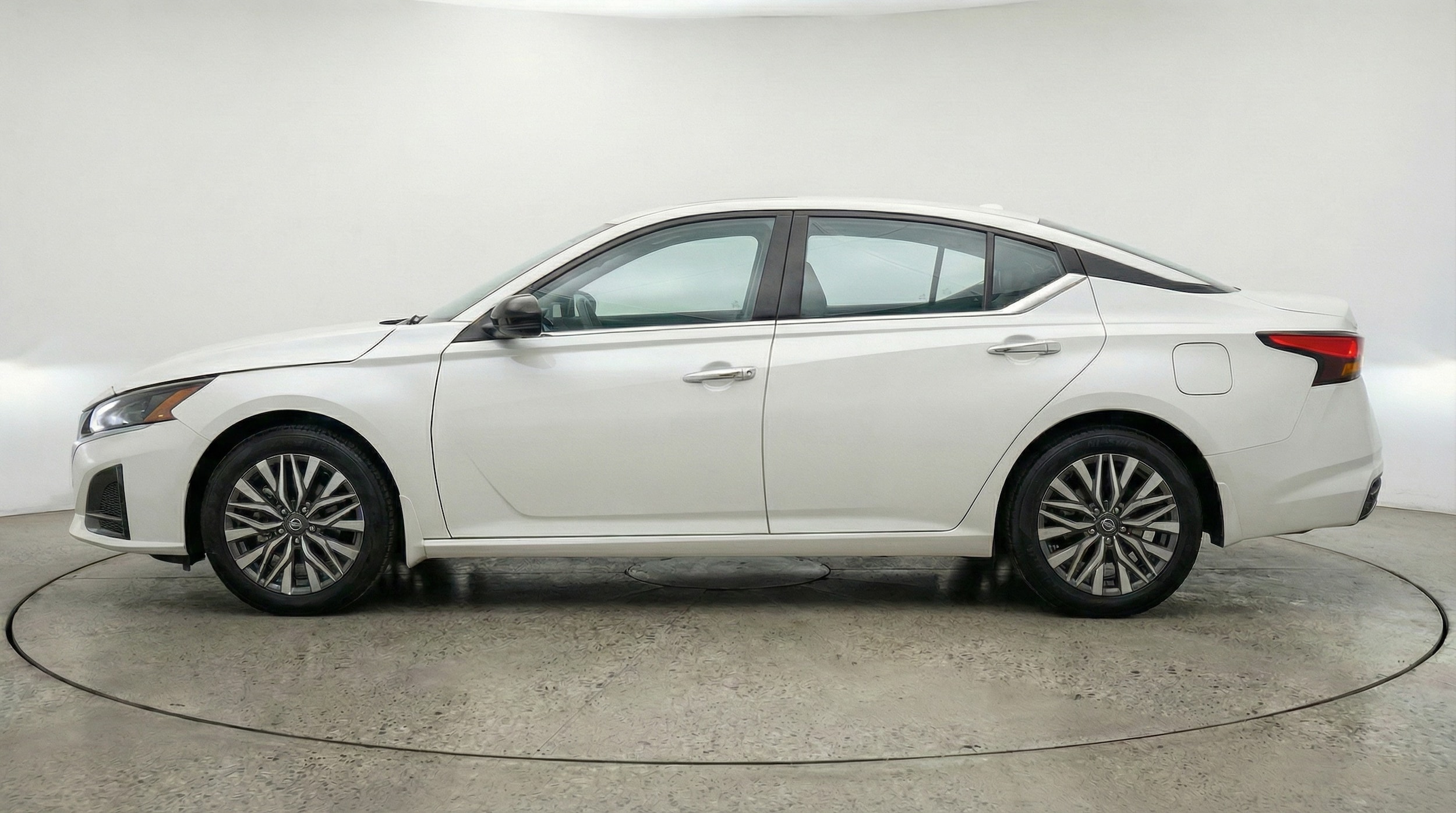 Thumbnail: 2025 Nissan Altima - 4