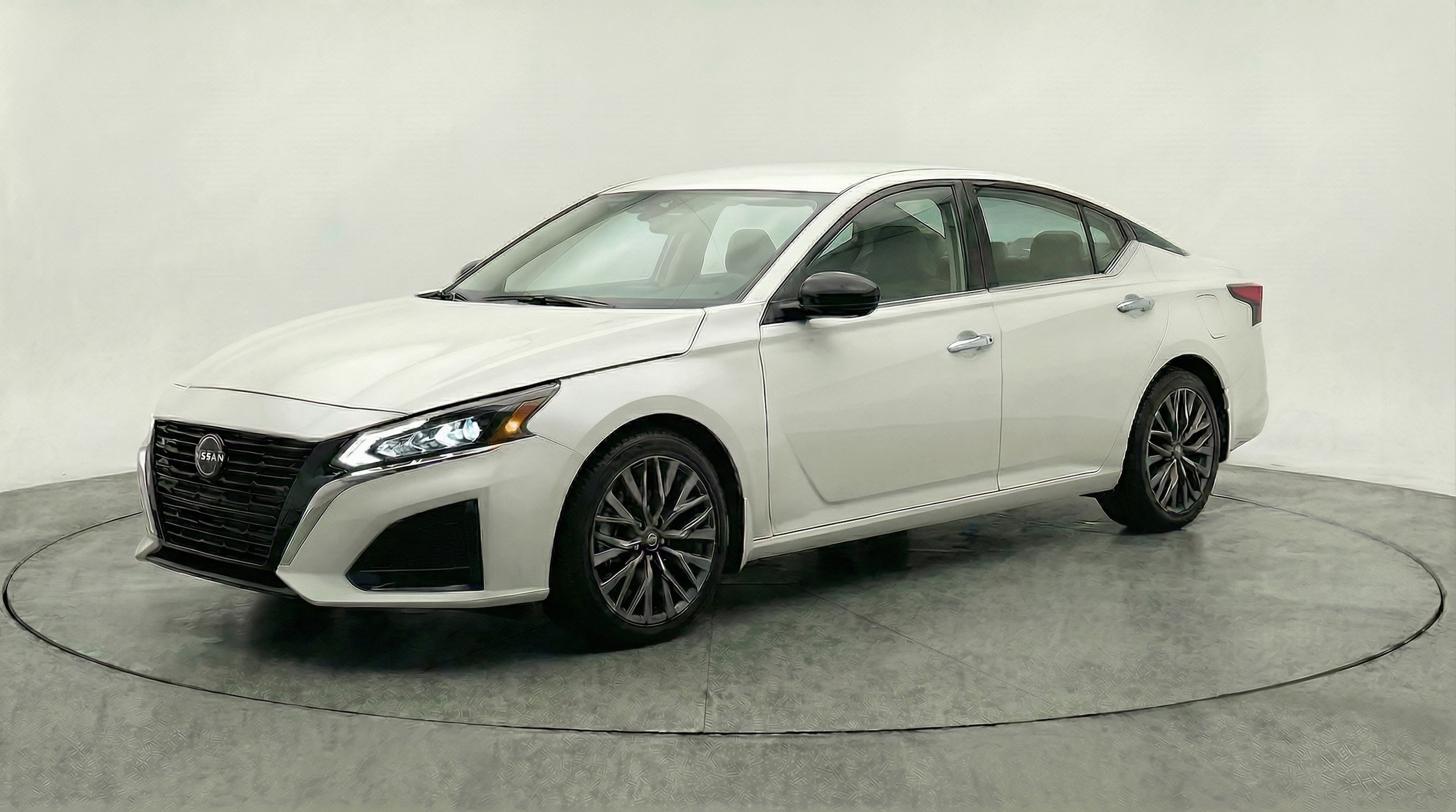 Thumbnail: 2025 Nissan Altima - 3