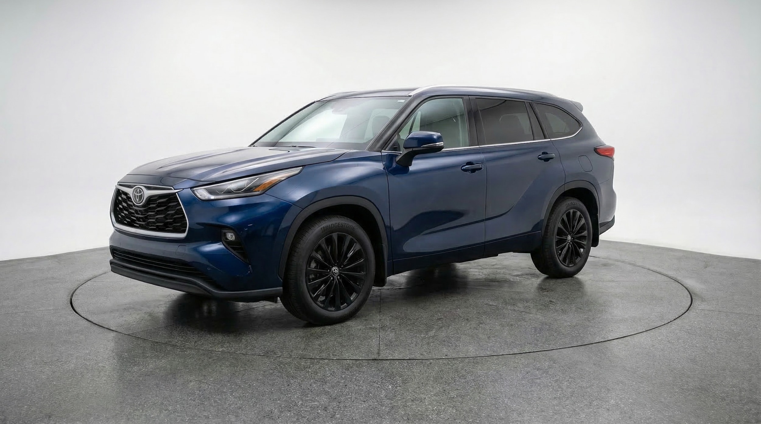 Thumbnail: 2025 Toyota Highlander - 3