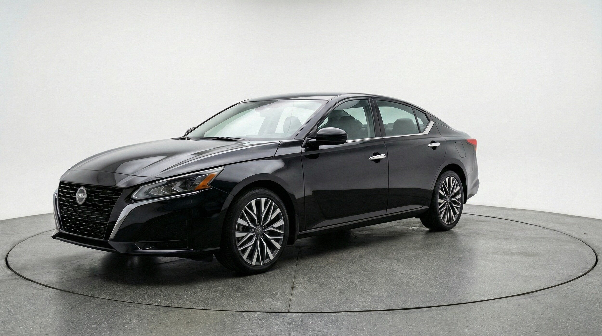 Thumbnail: 2025 Nissan Altima - 3