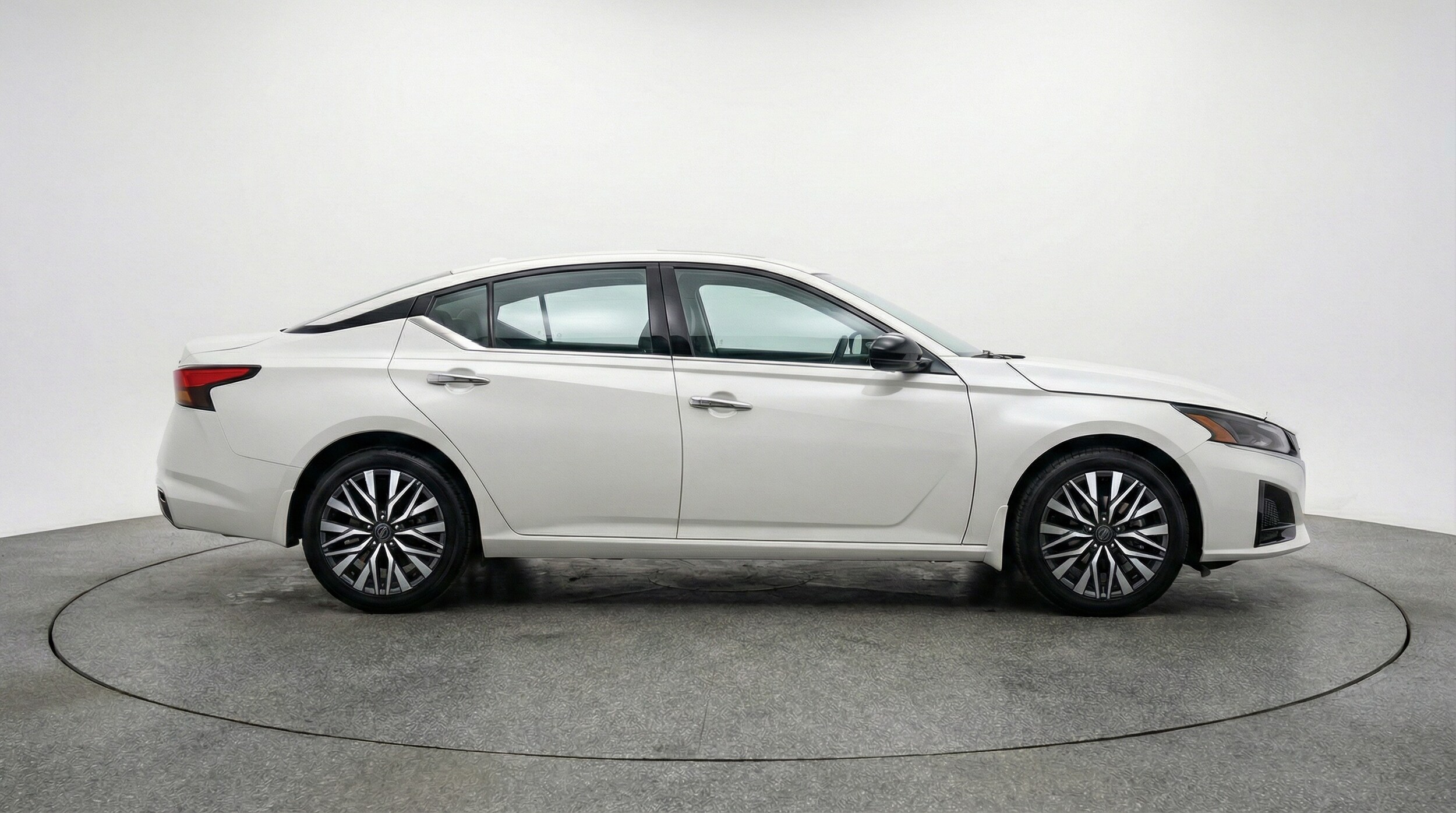 Thumbnail: 2025 Nissan Altima - 8