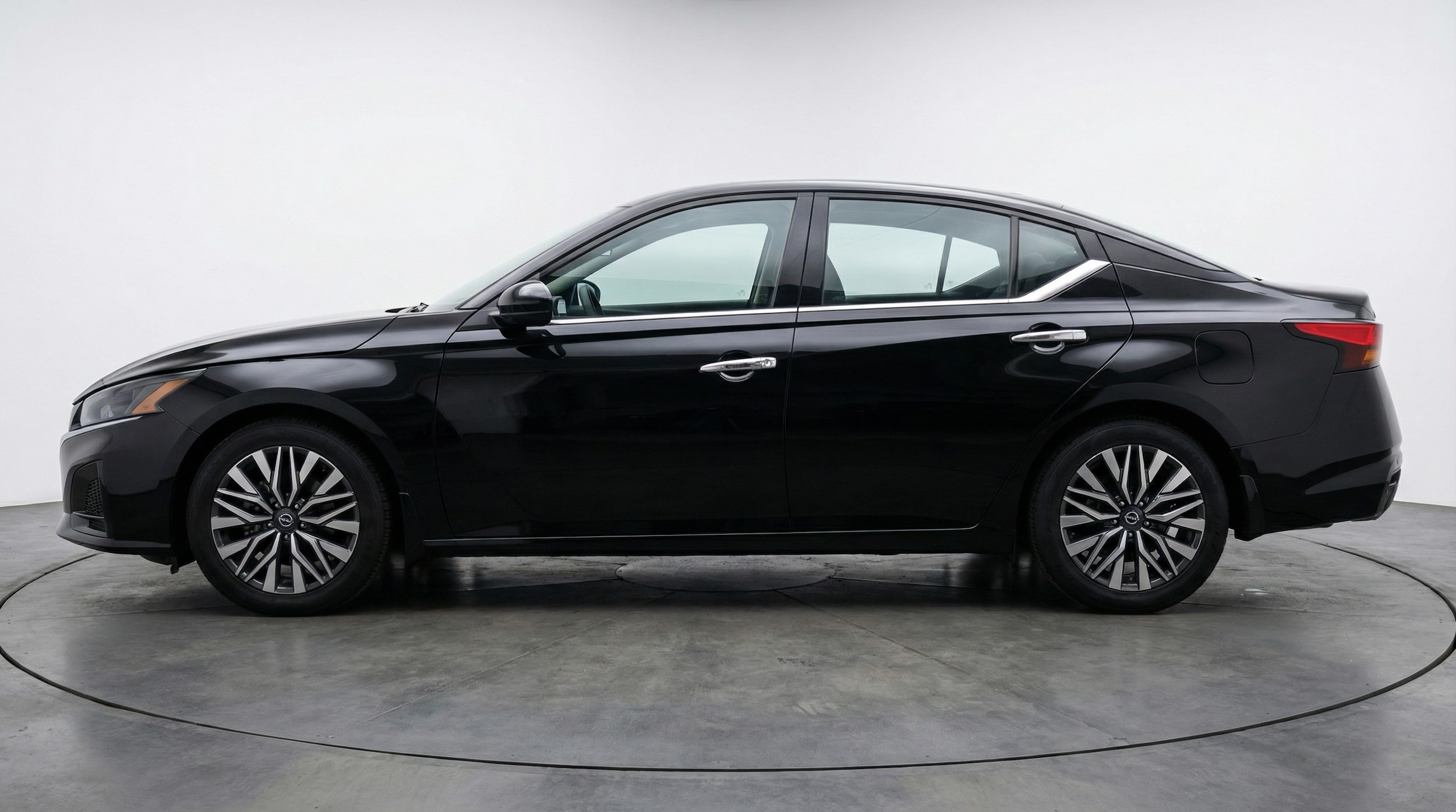 Thumbnail: 2025 Nissan Altima - 4