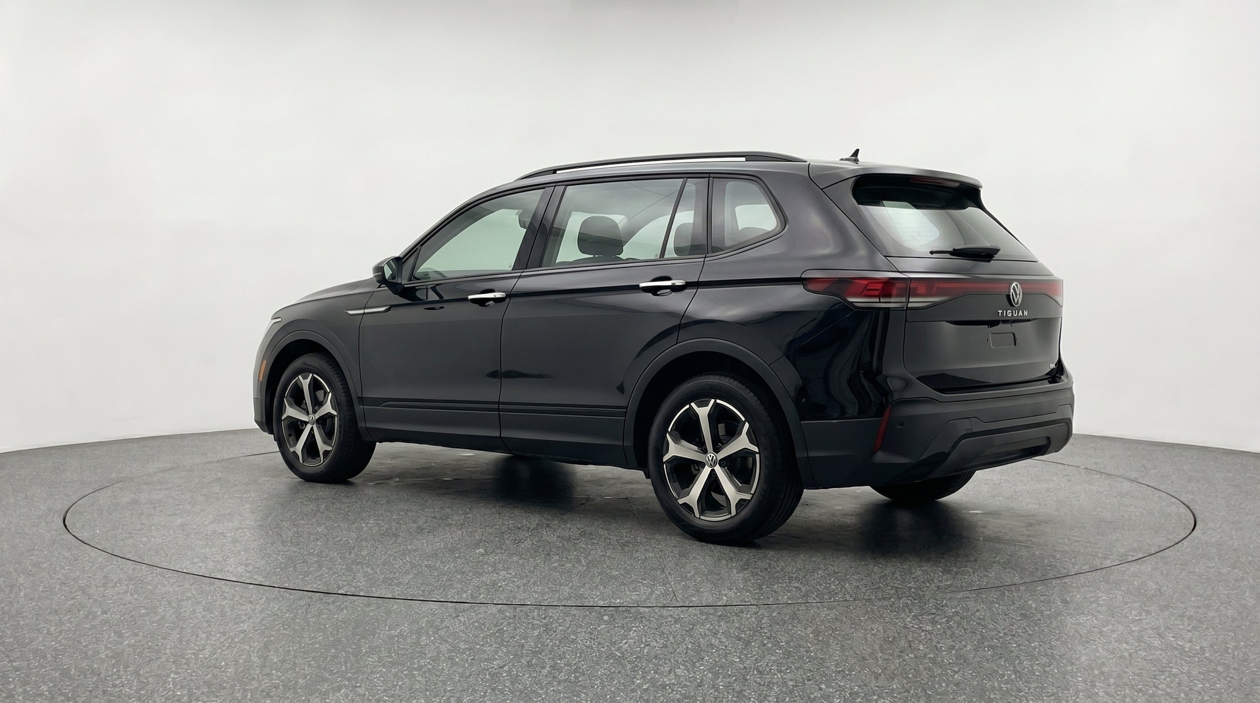 Thumbnail: 2026 Volkswagen Tiguan - 6