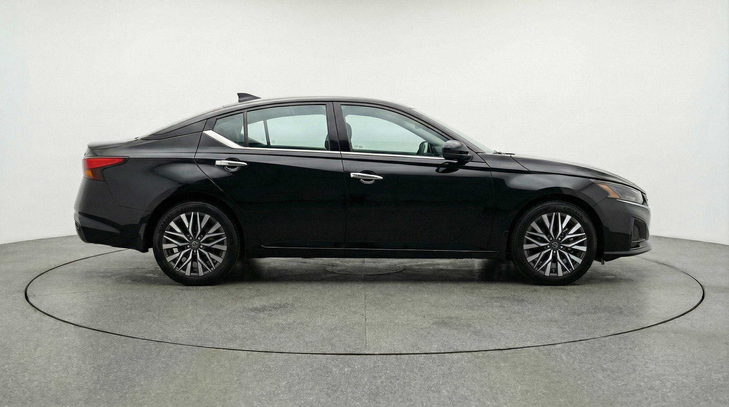 Thumbnail: 2025 Nissan Altima - 8