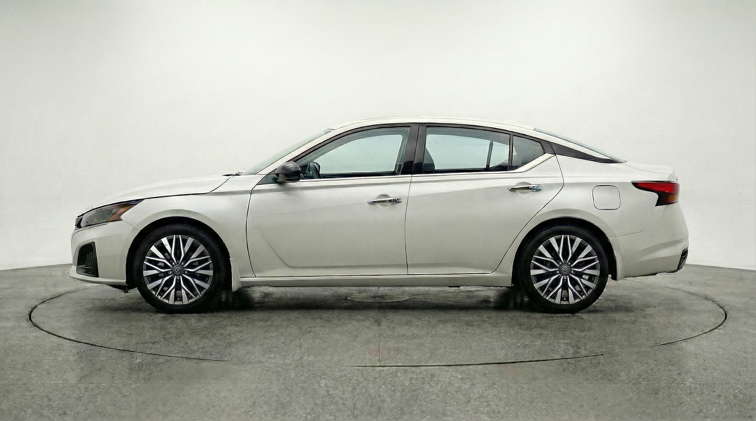 Thumbnail: 2025 Nissan Altima - 4