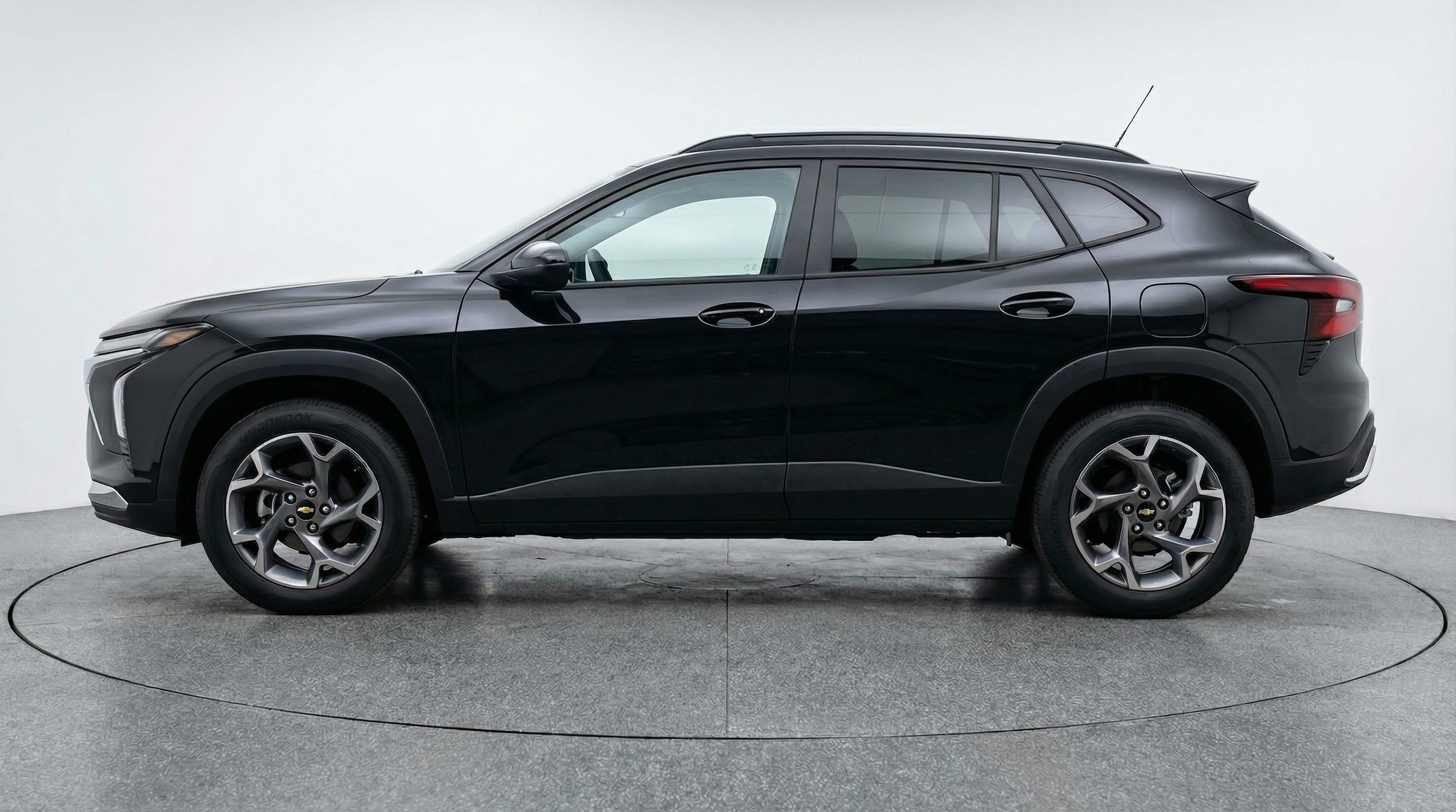 Thumbnail: 2025 Chevrolet Trax - 4