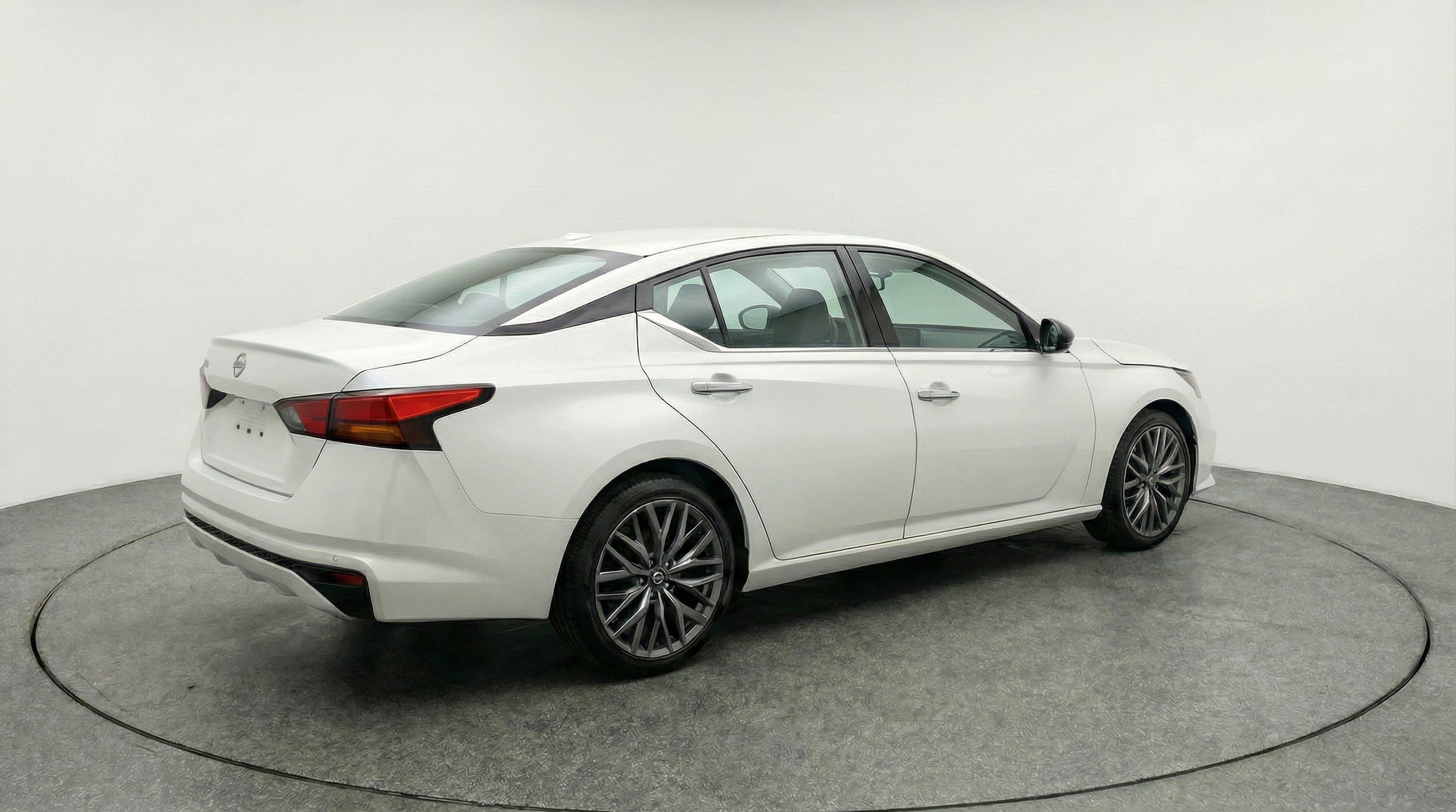 Thumbnail: 2025 Nissan Altima - 9