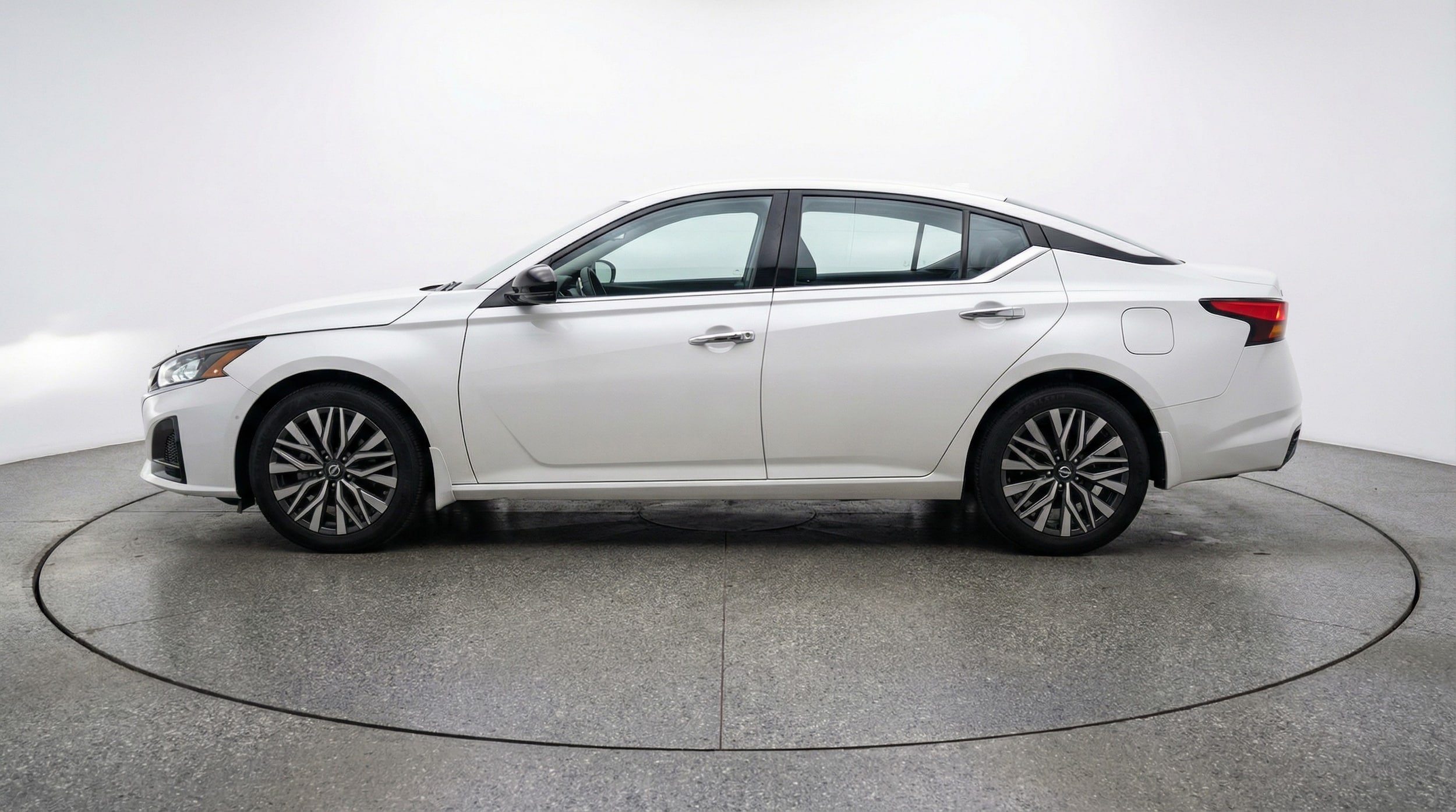 Thumbnail: 2025 Nissan Altima - 4