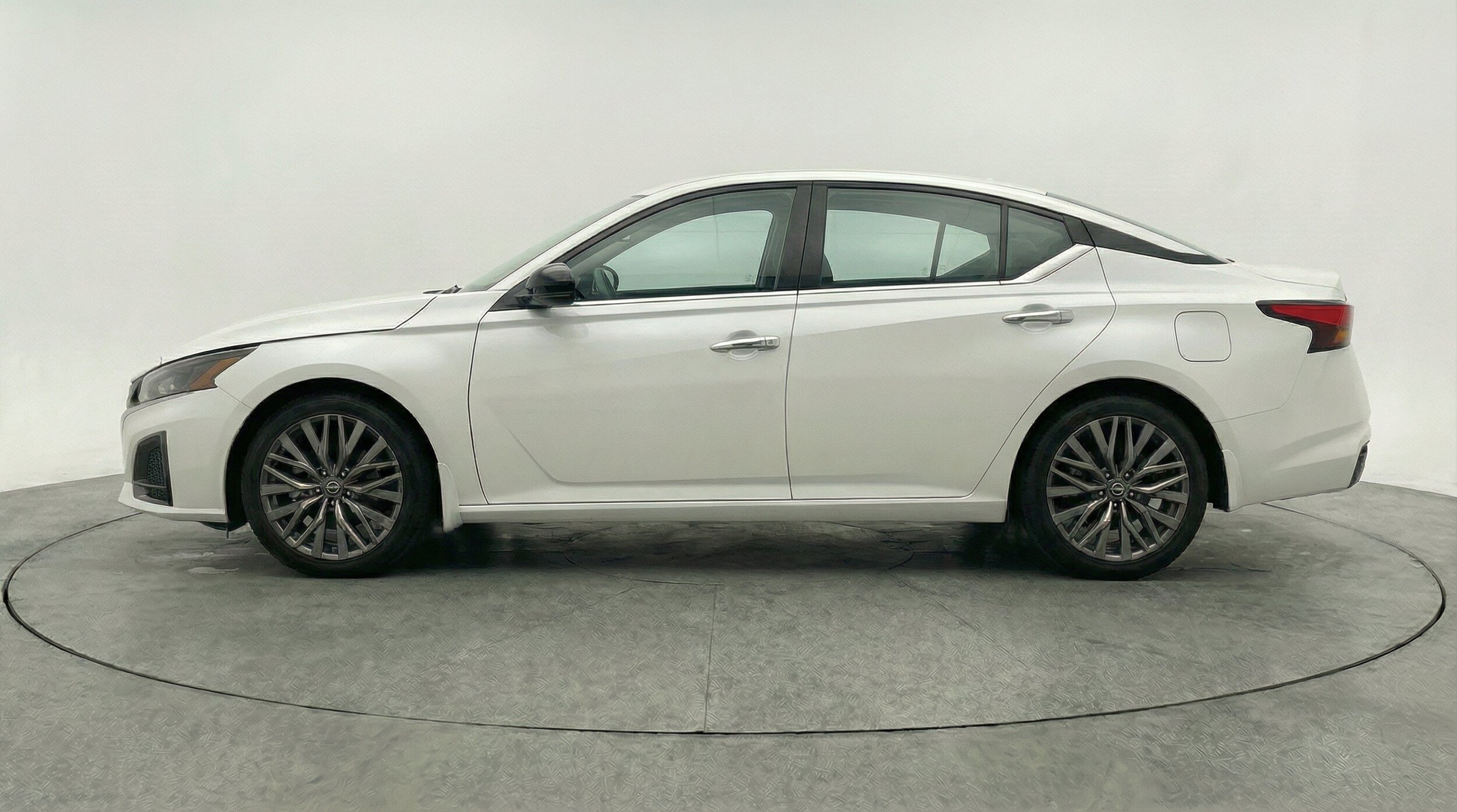 Thumbnail: 2025 Nissan Altima - 11