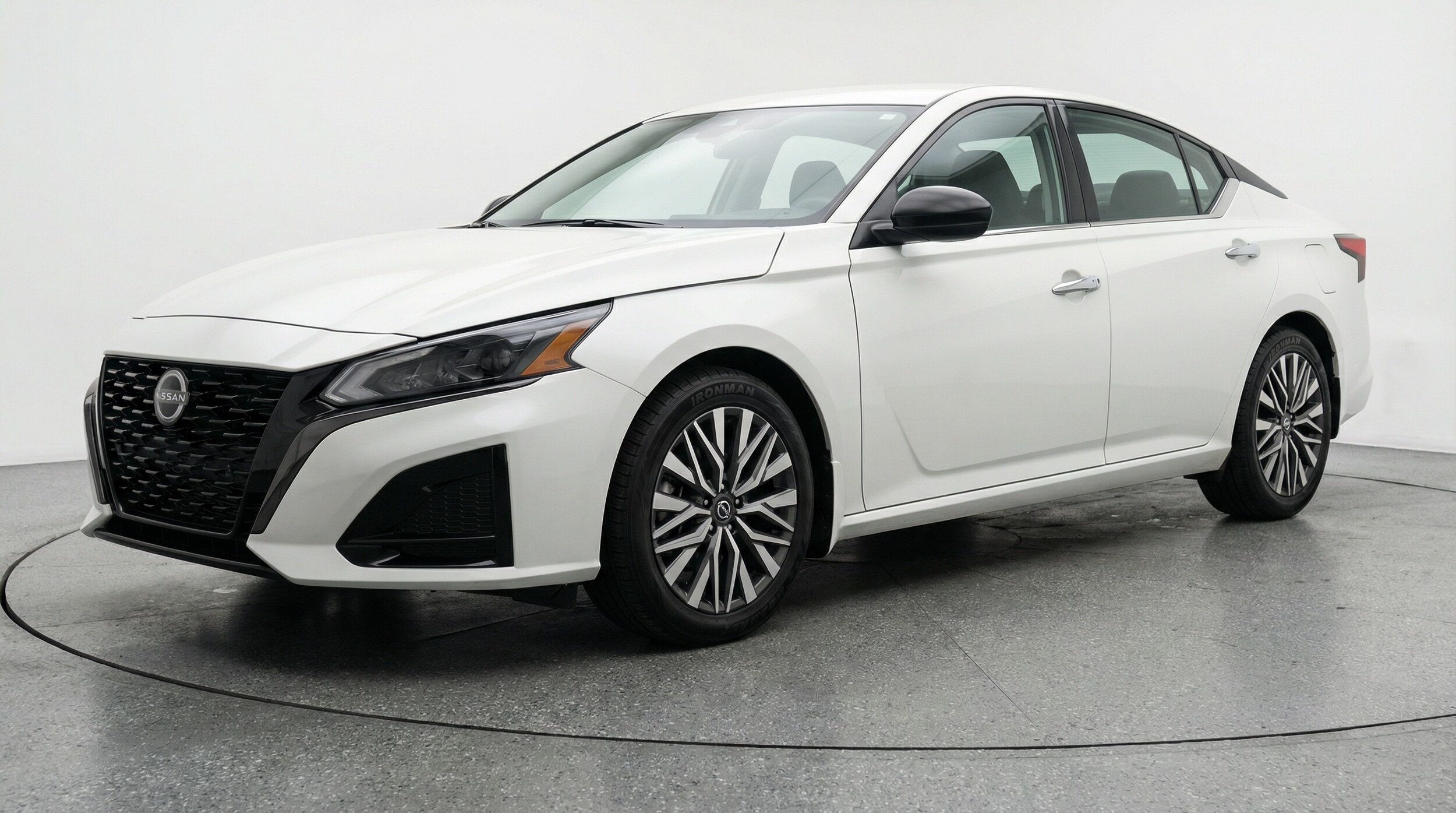 Thumbnail: 2025 Nissan Altima - 3