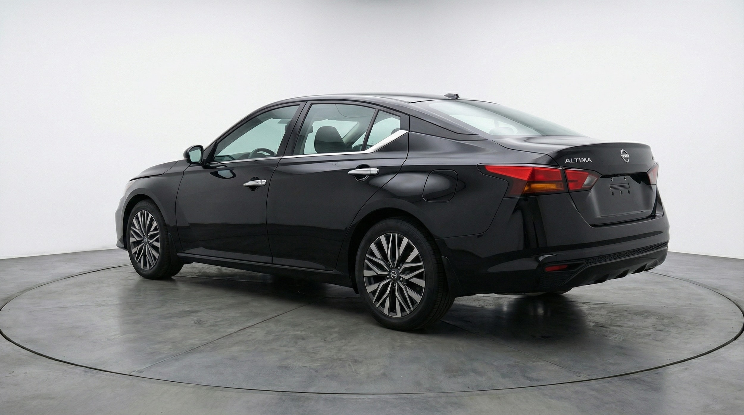 Thumbnail: 2025 Nissan Altima - 5