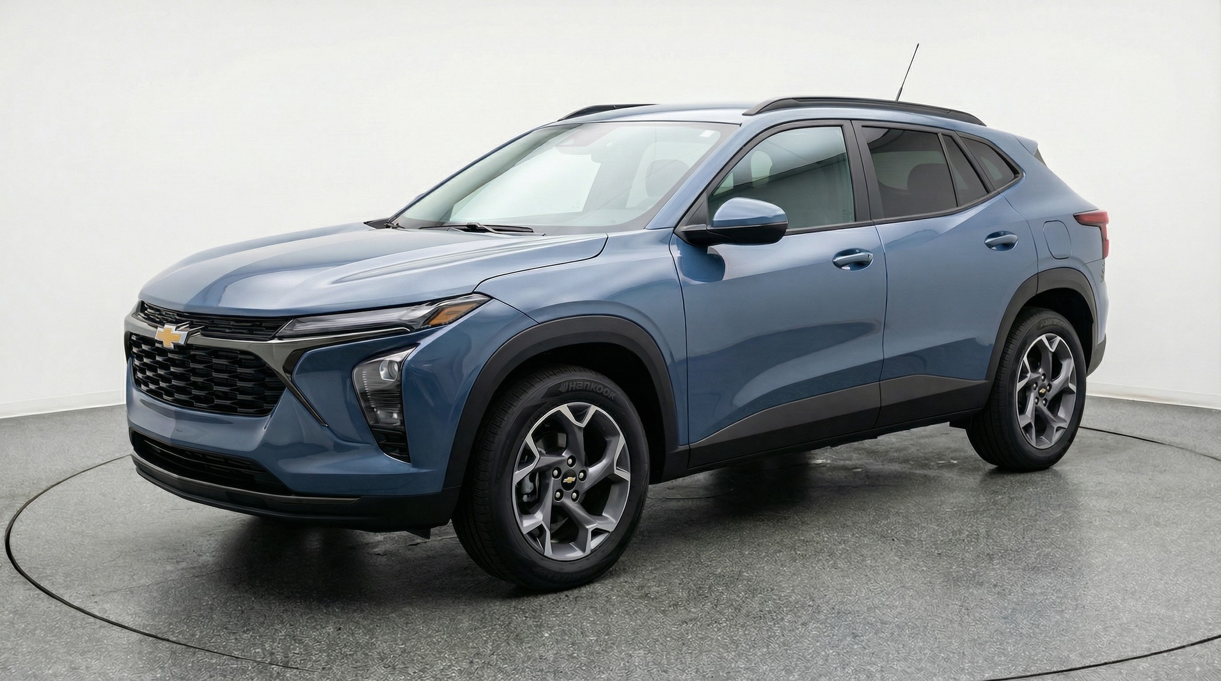 Thumbnail: 2025 Chevrolet Trax - 3