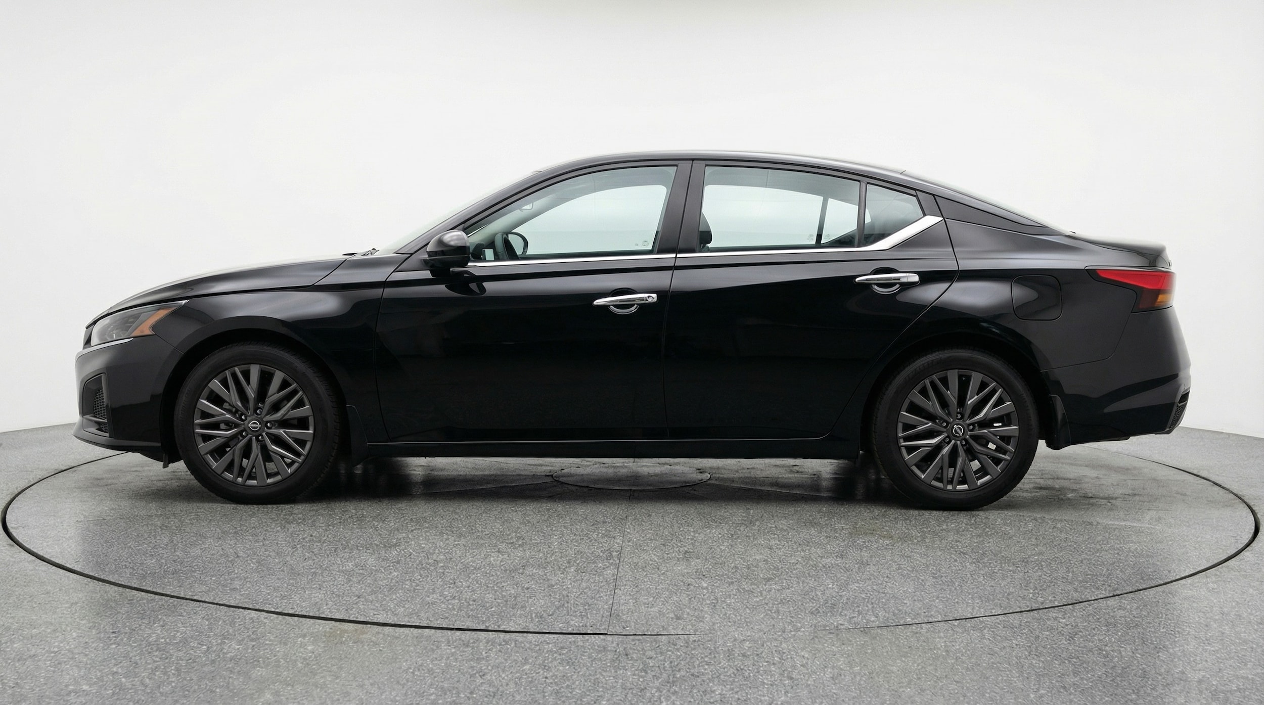 Thumbnail: 2025 Nissan Altima - 4