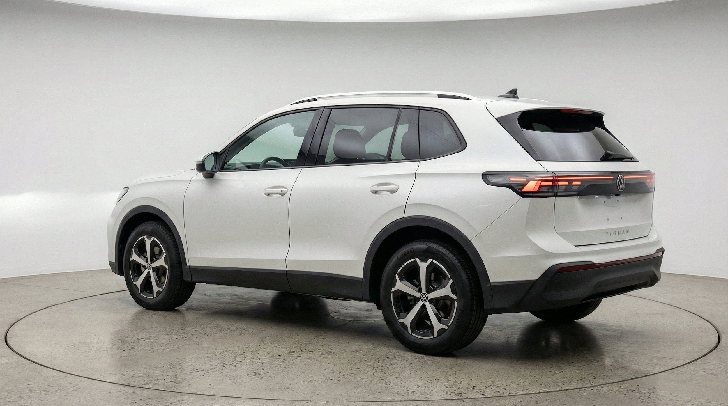 Thumbnail: 2026 Volkswagen Tiguan - 6