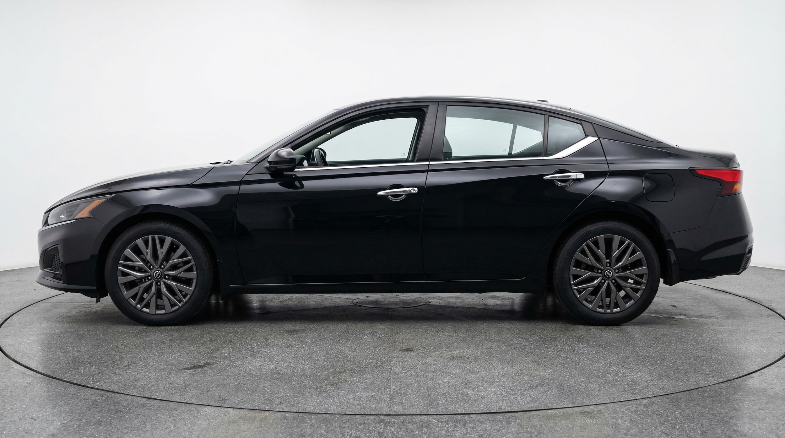 Thumbnail: 2025 Nissan Altima - 4
