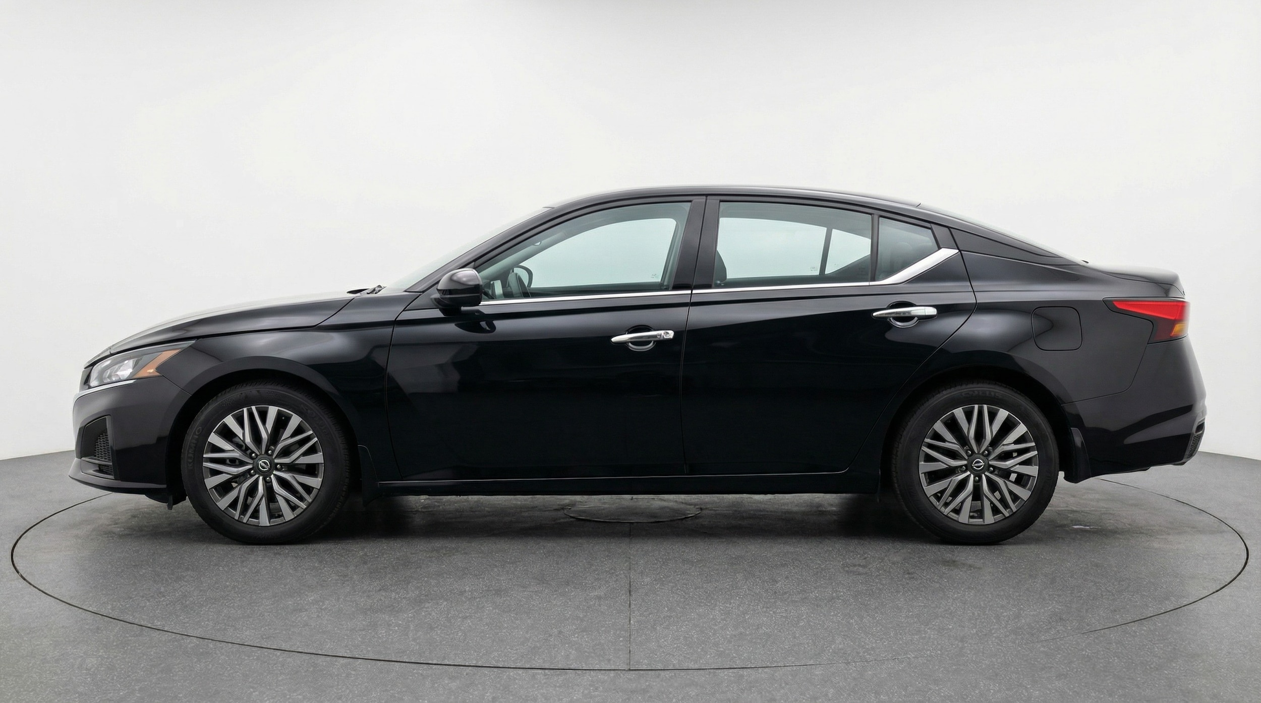 Thumbnail: 2025 Nissan Altima - 4