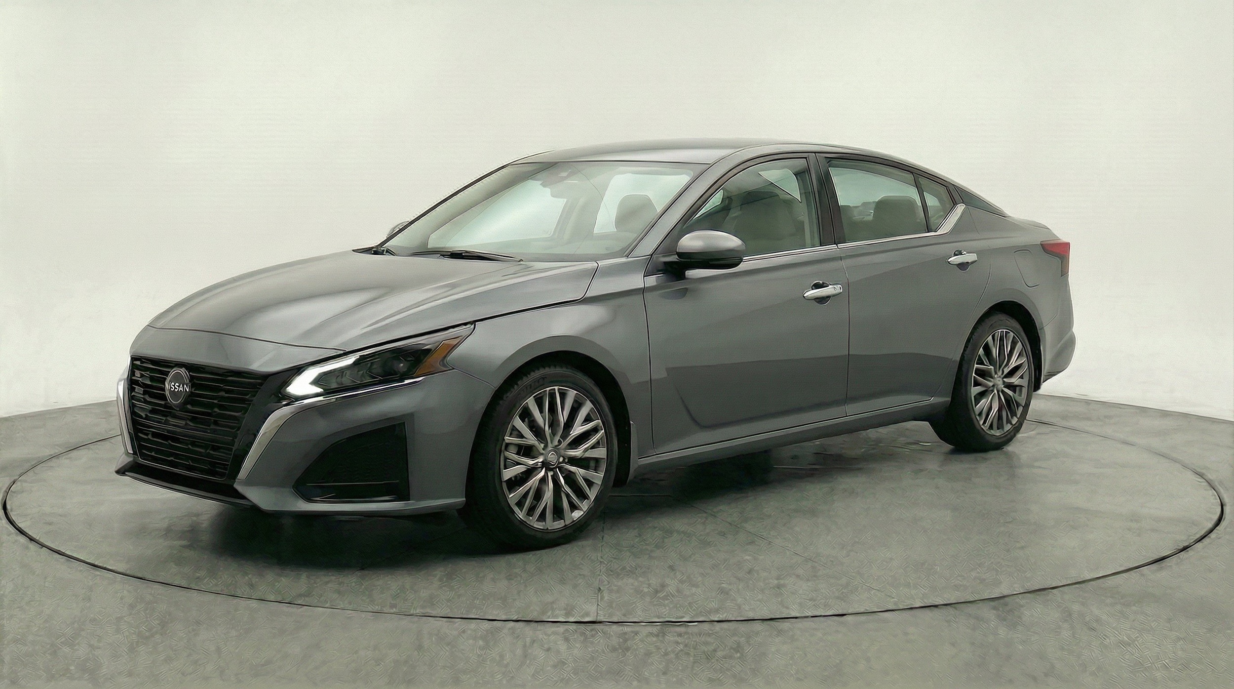 Thumbnail: 2025 Nissan Altima - 3