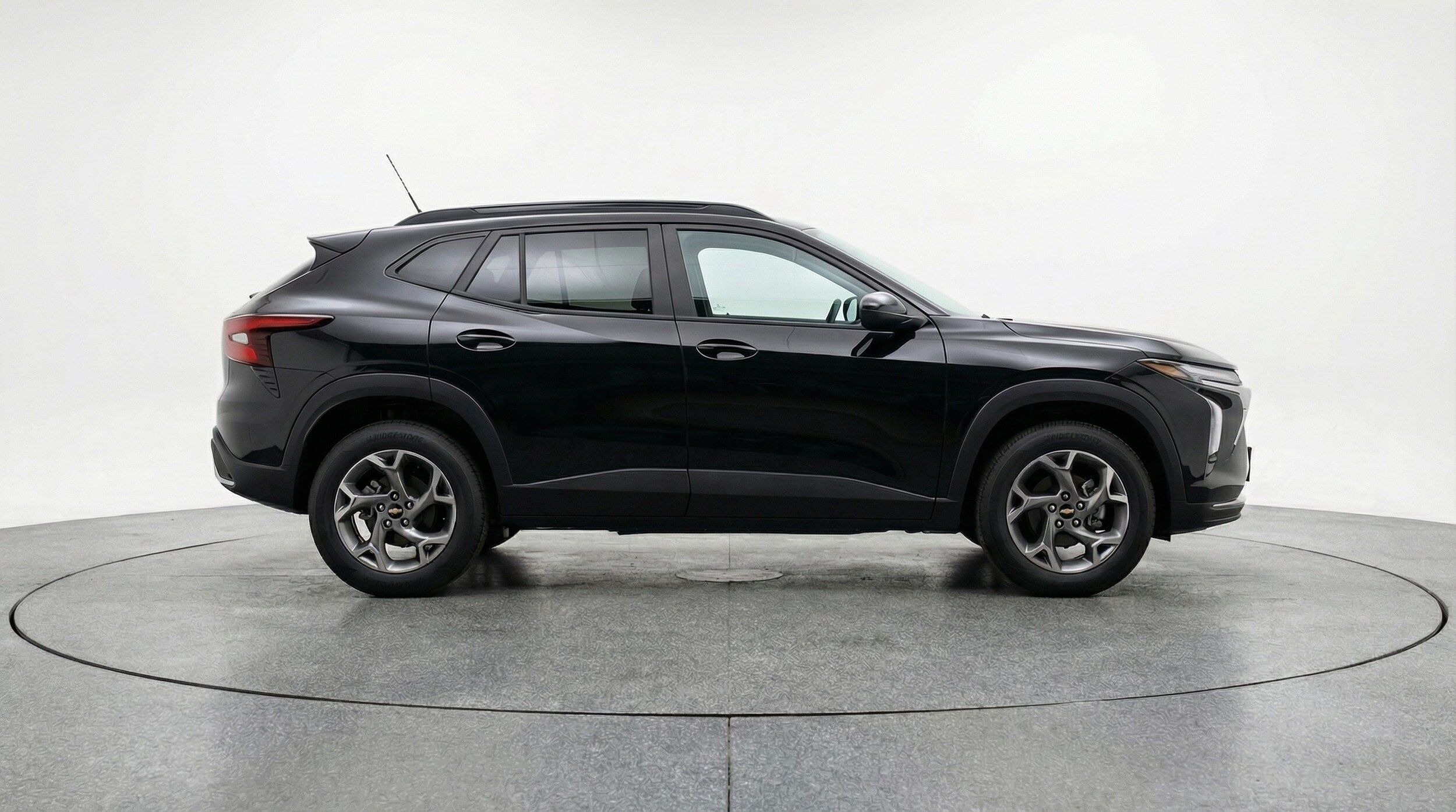 Thumbnail: 2025 Chevrolet Trax - 8