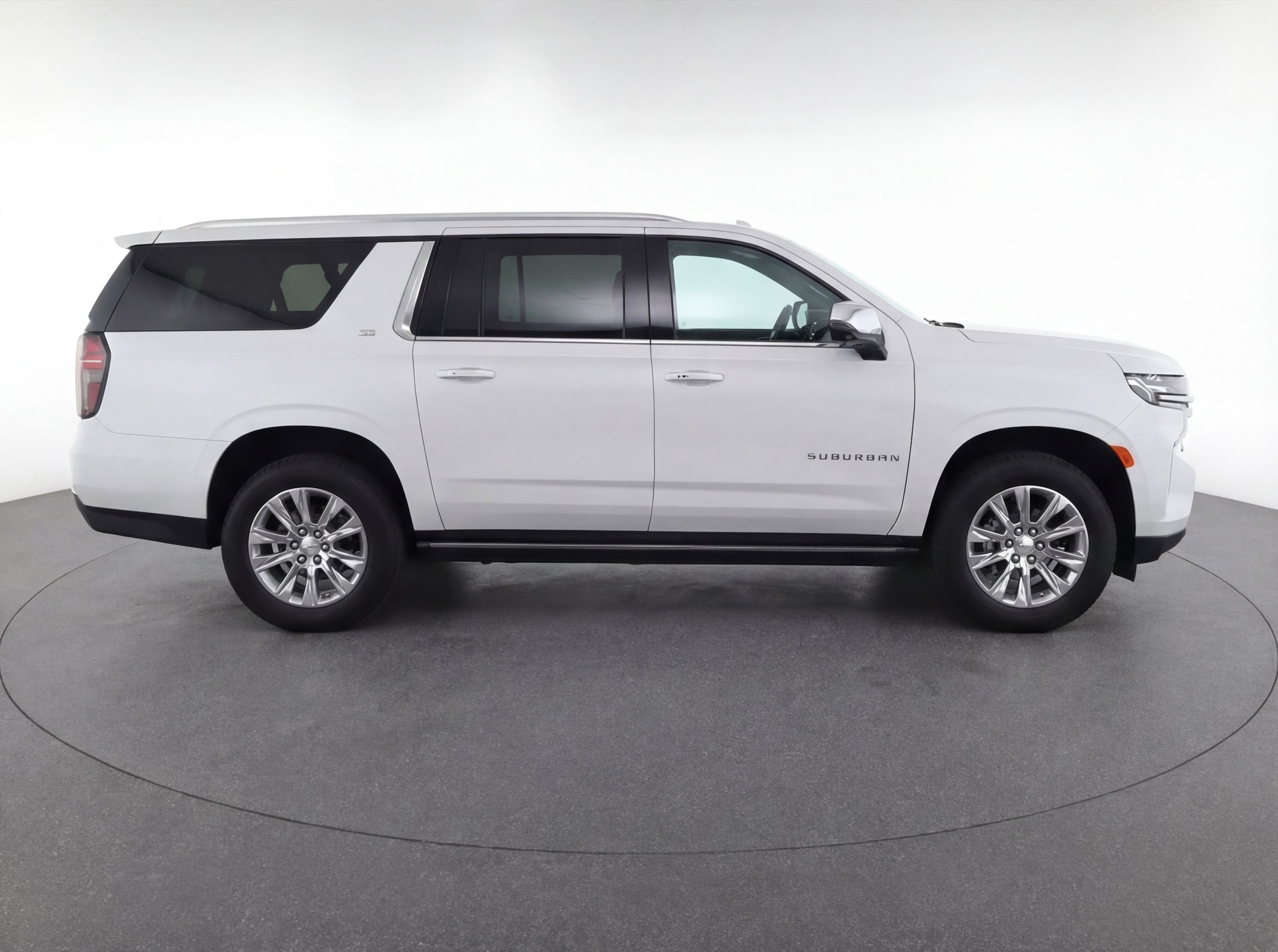 Thumbnail: 2023 Chevrolet Suburban - 8