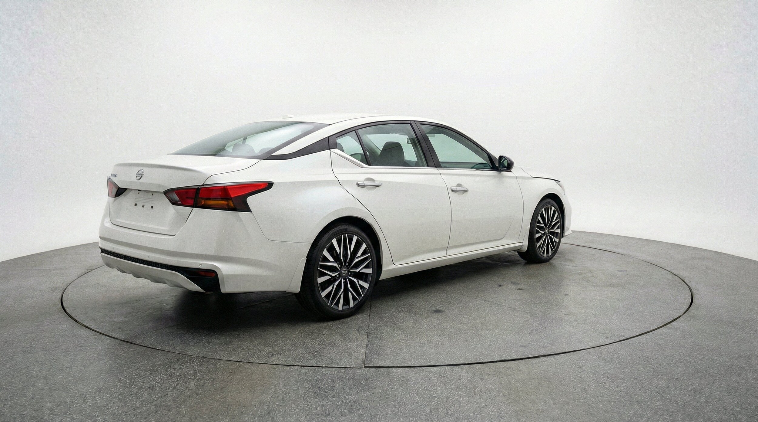 Thumbnail: 2025 Nissan Altima - 9